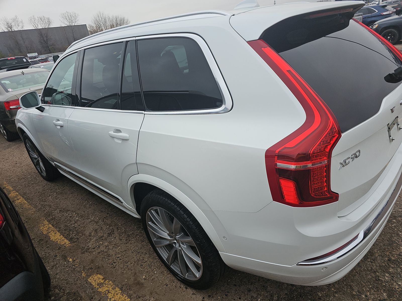 2023 Volvo XC90 B6 Plus AWD
