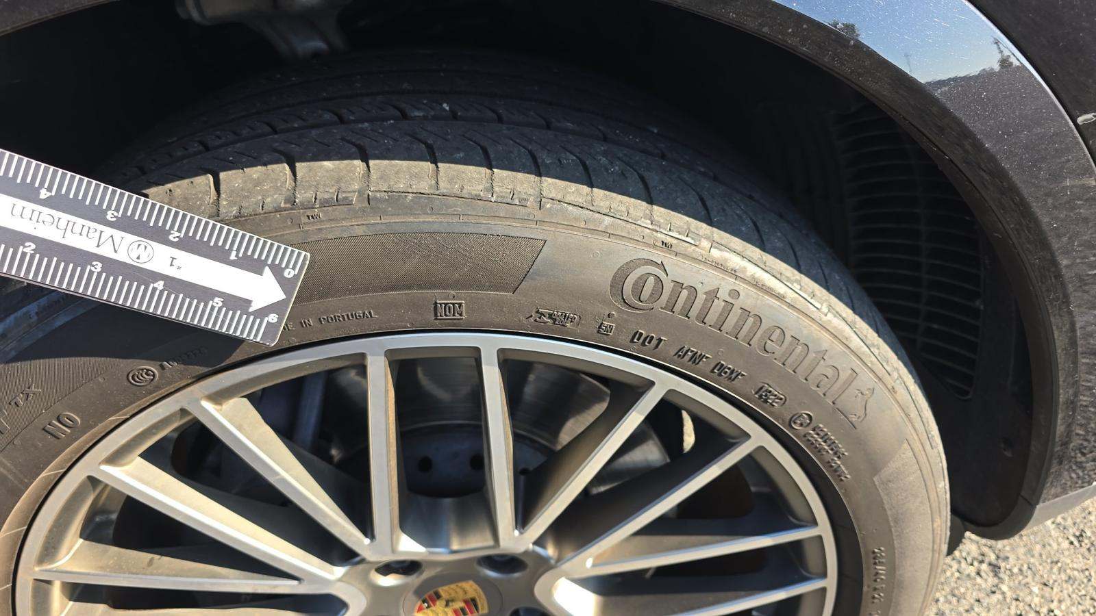 2022 Porsche Cayenne Platinum Edition AWD