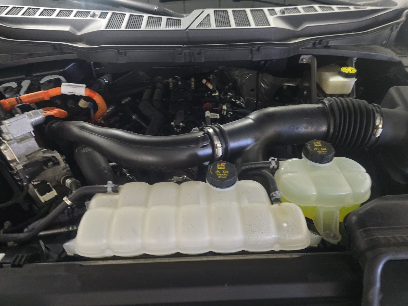 2024 Ford F-150 Hybrid Lariat AWD