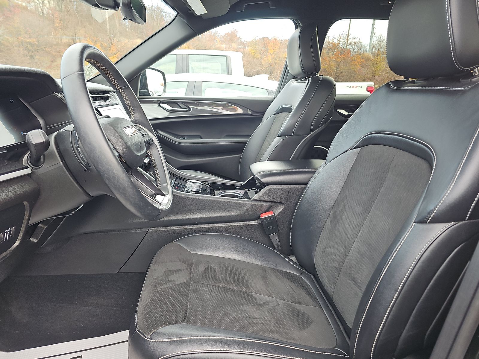 2022 Jeep Grand Cherokee Altitude AWD