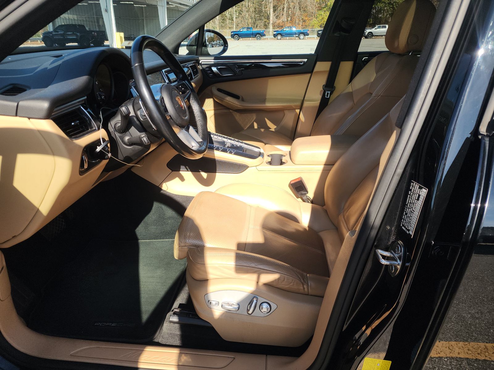 2018 Porsche Macan Base AWD