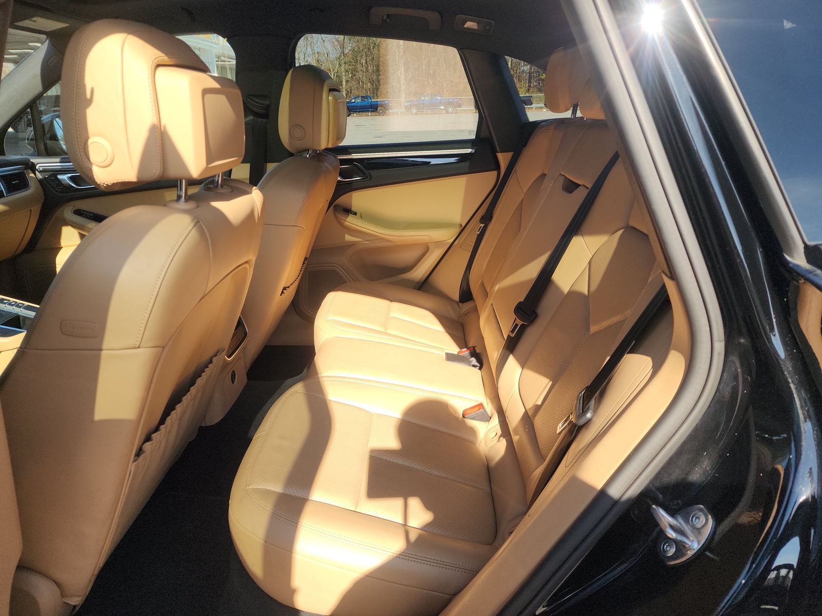 2018 Porsche Macan Base AWD