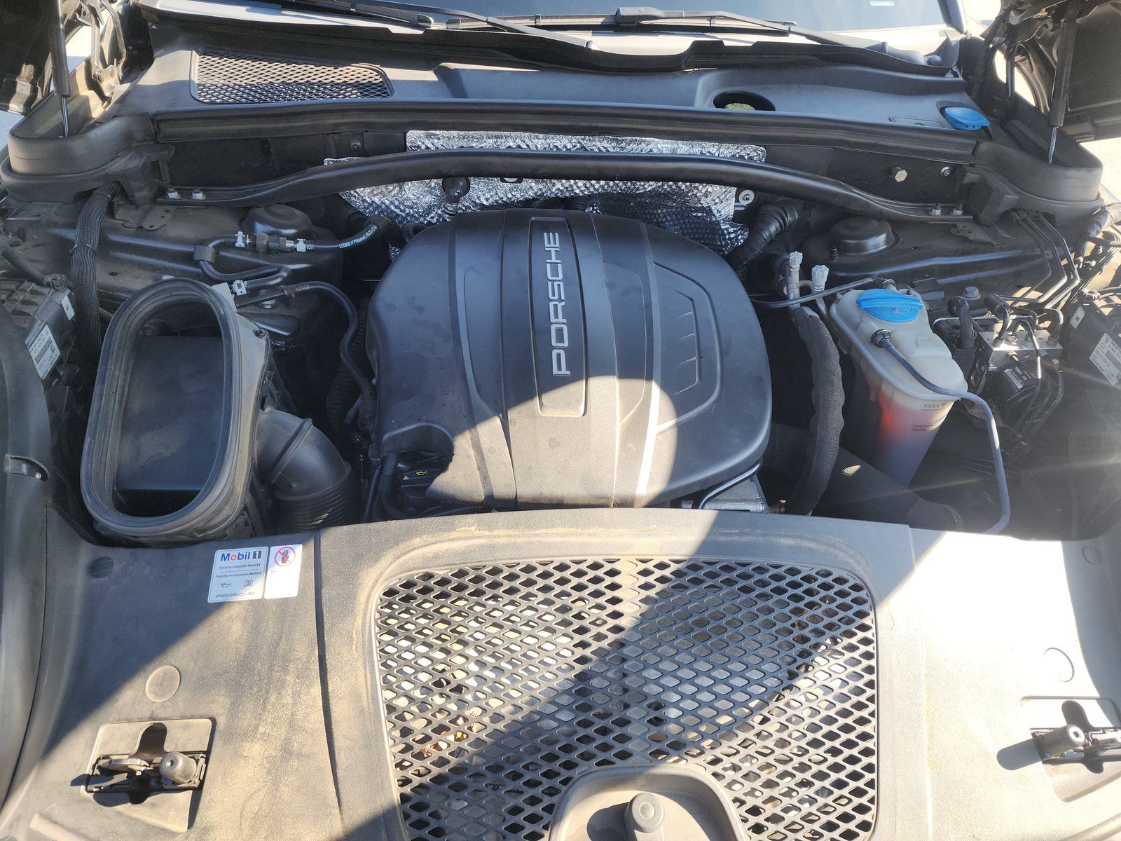 2018 Porsche Macan Base AWD