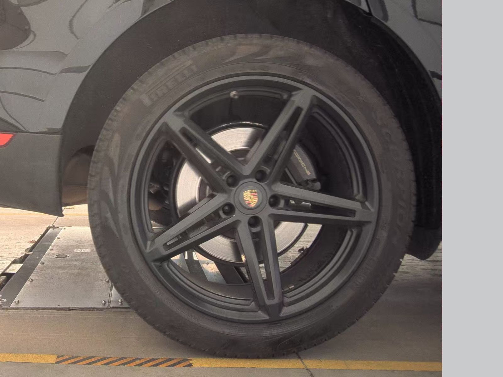 2018 Porsche Macan Base AWD