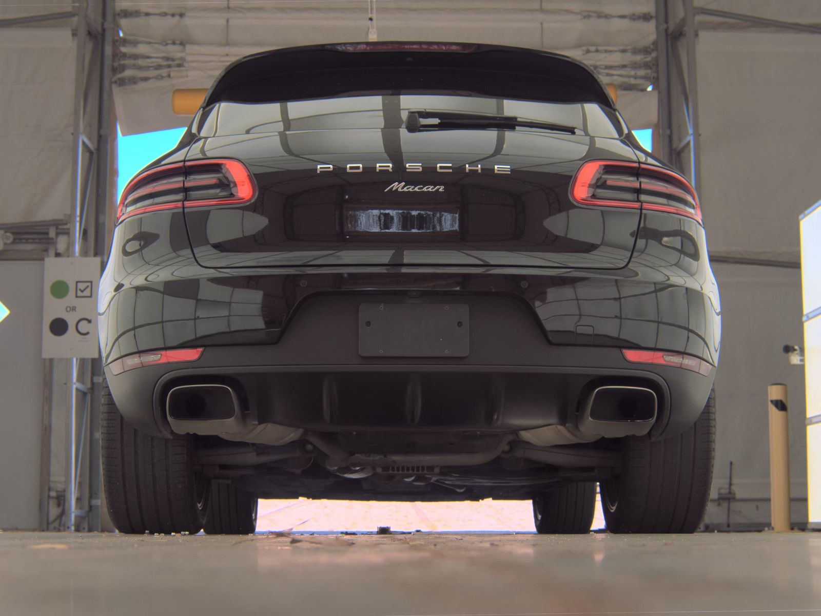 2018 Porsche Macan Base AWD