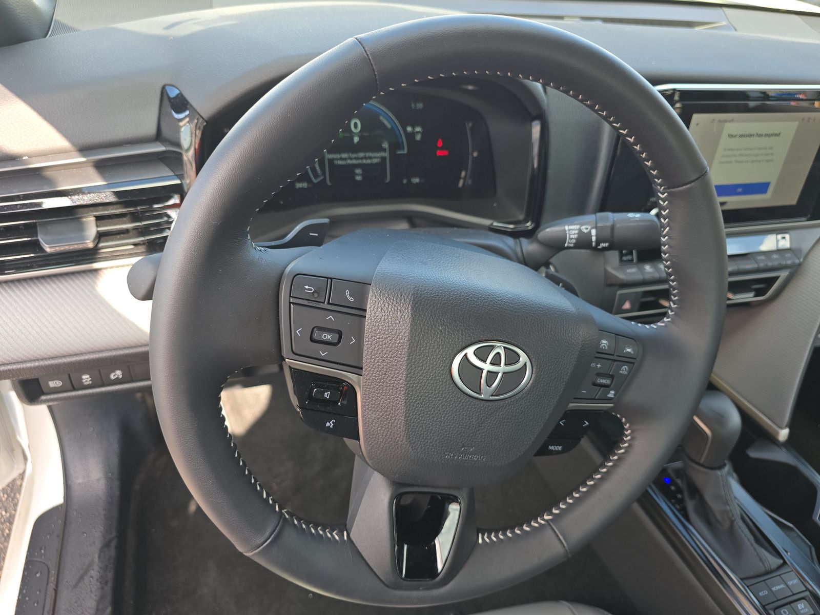 2025 Toyota Camry SE FWD