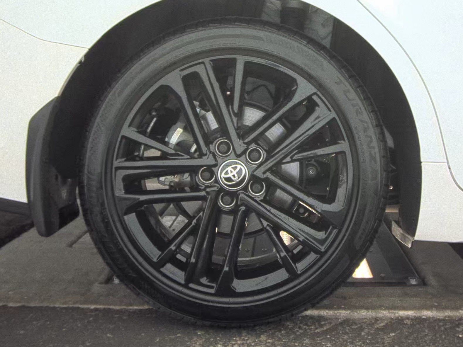 2025 Toyota Camry SE FWD