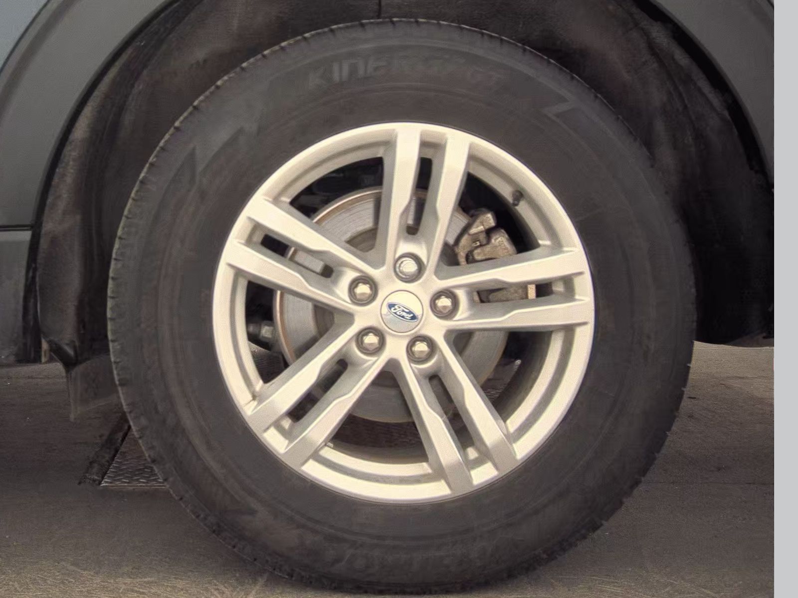 2023 Ford Explorer XLT AWD