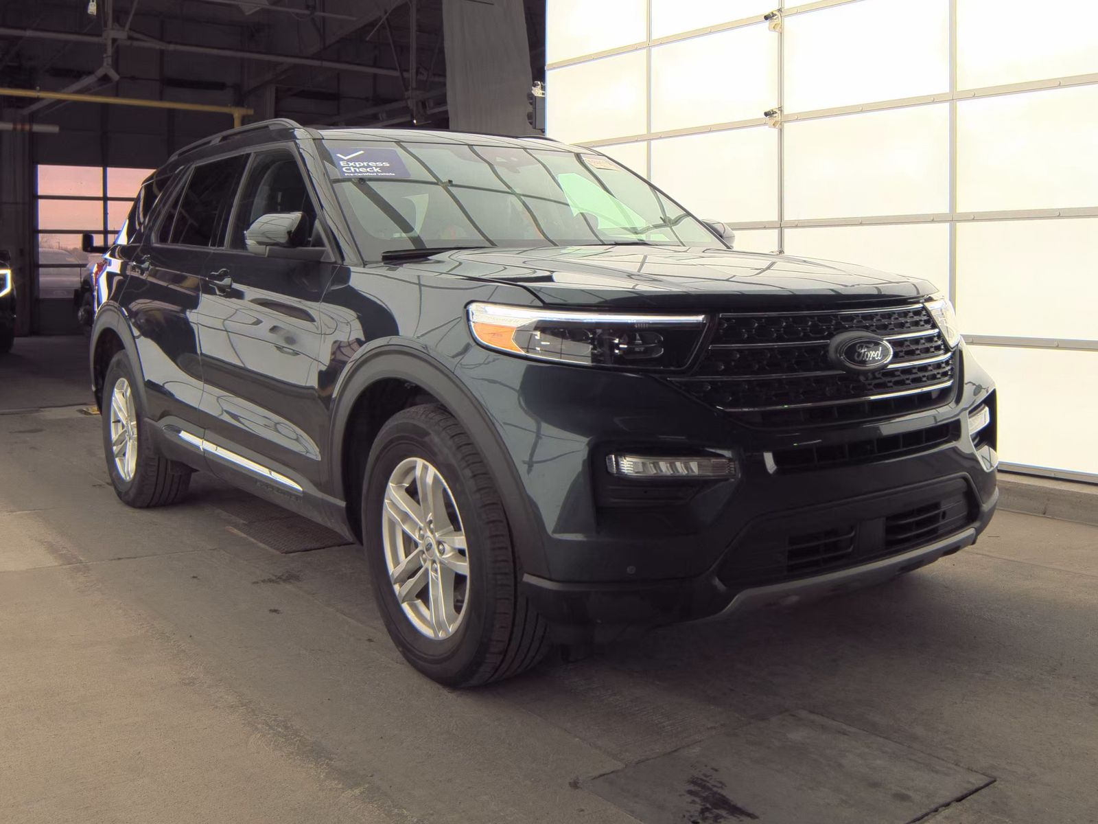 2023 Ford Explorer XLT AWD