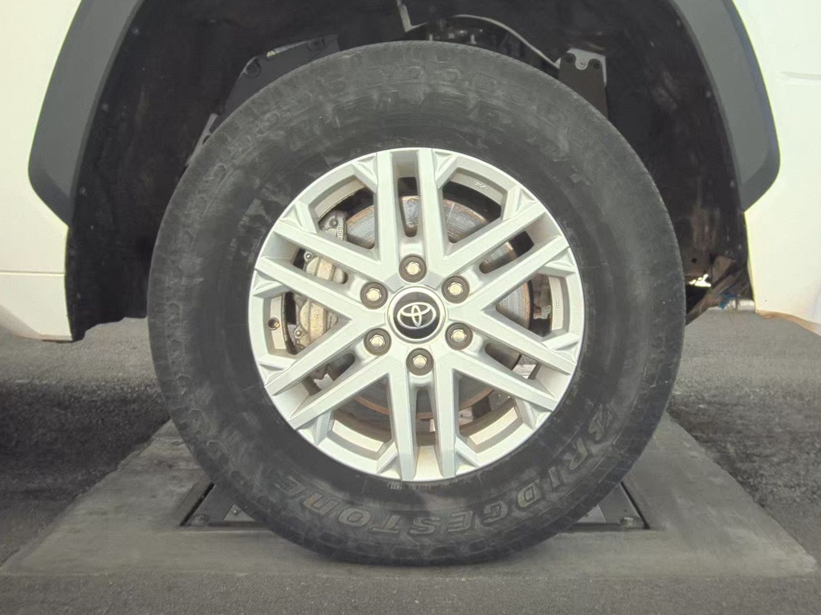 2023 Toyota Tundra SR5 AWD