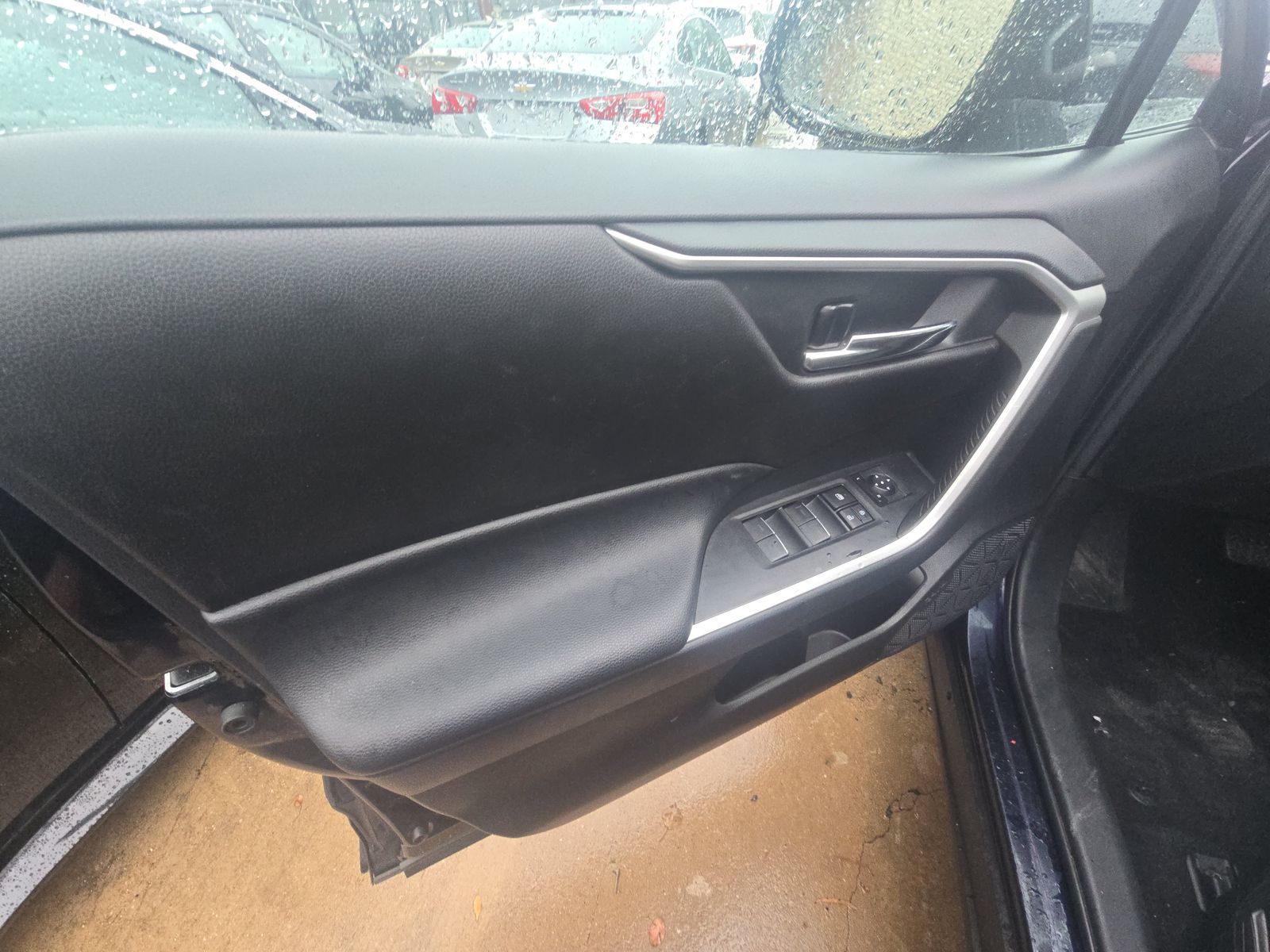 2024 Toyota RAV4 XLE FWD