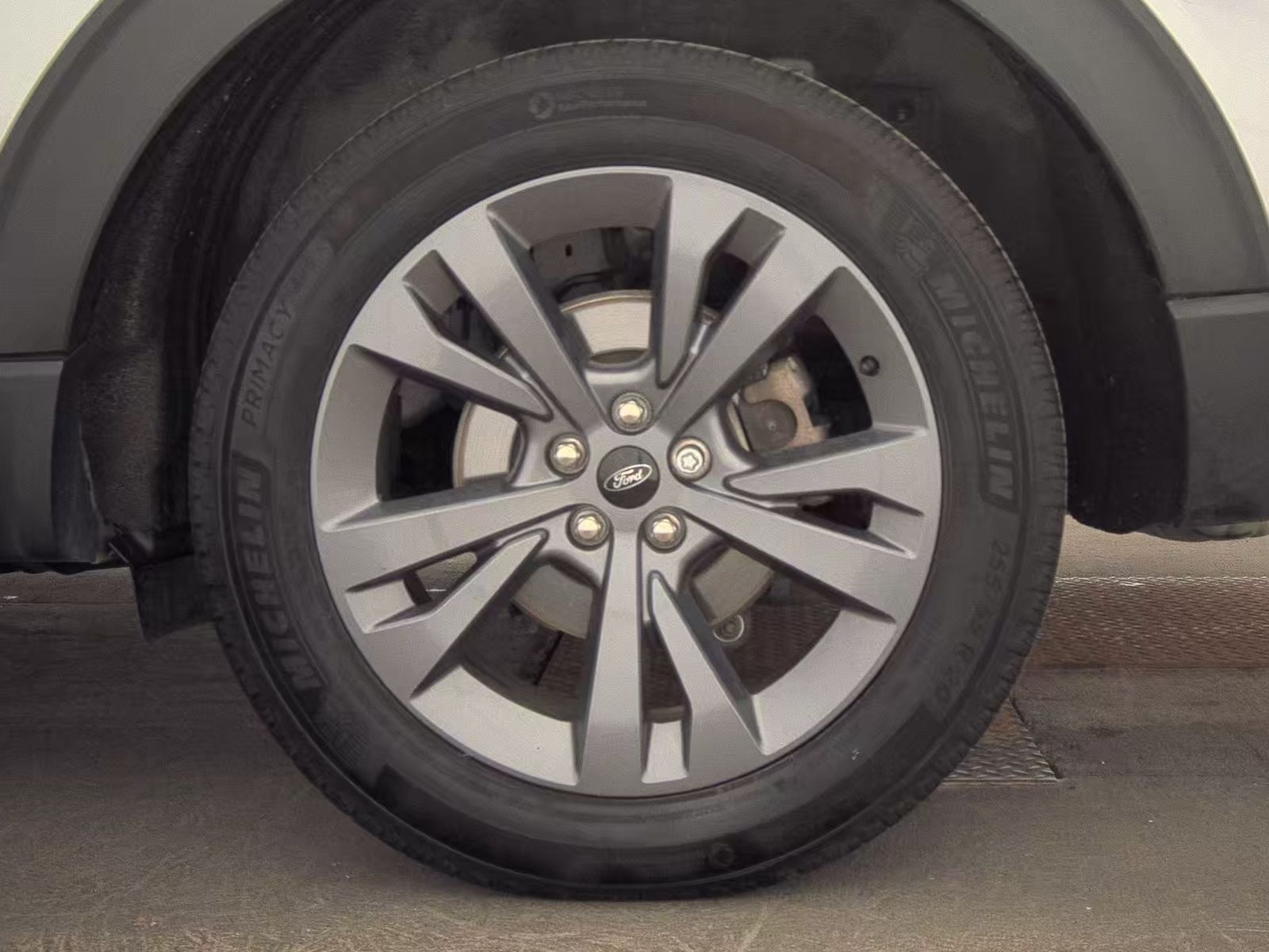 2023 Ford Explorer XLT AWD