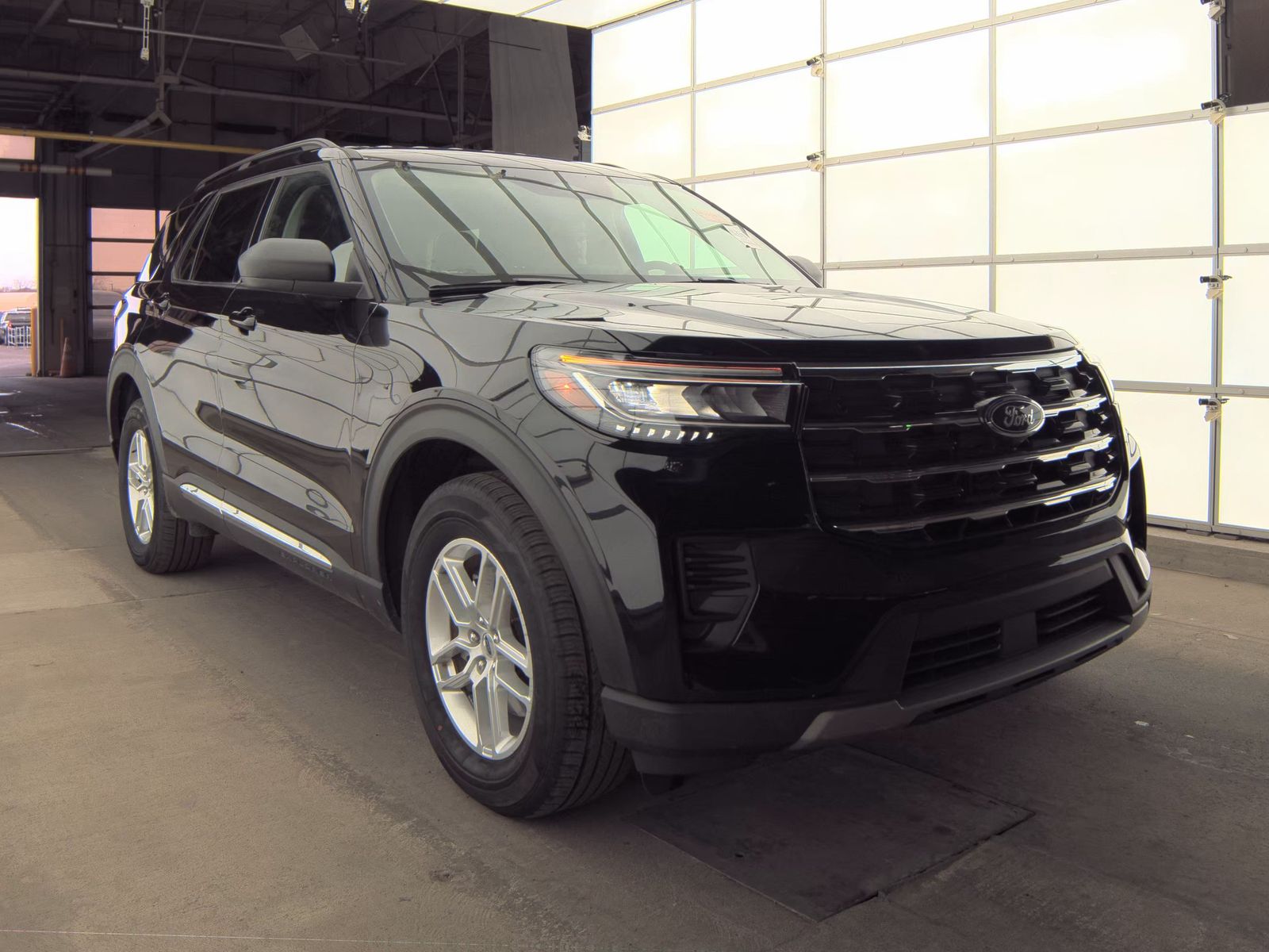 2025 Ford Explorer Active AWD