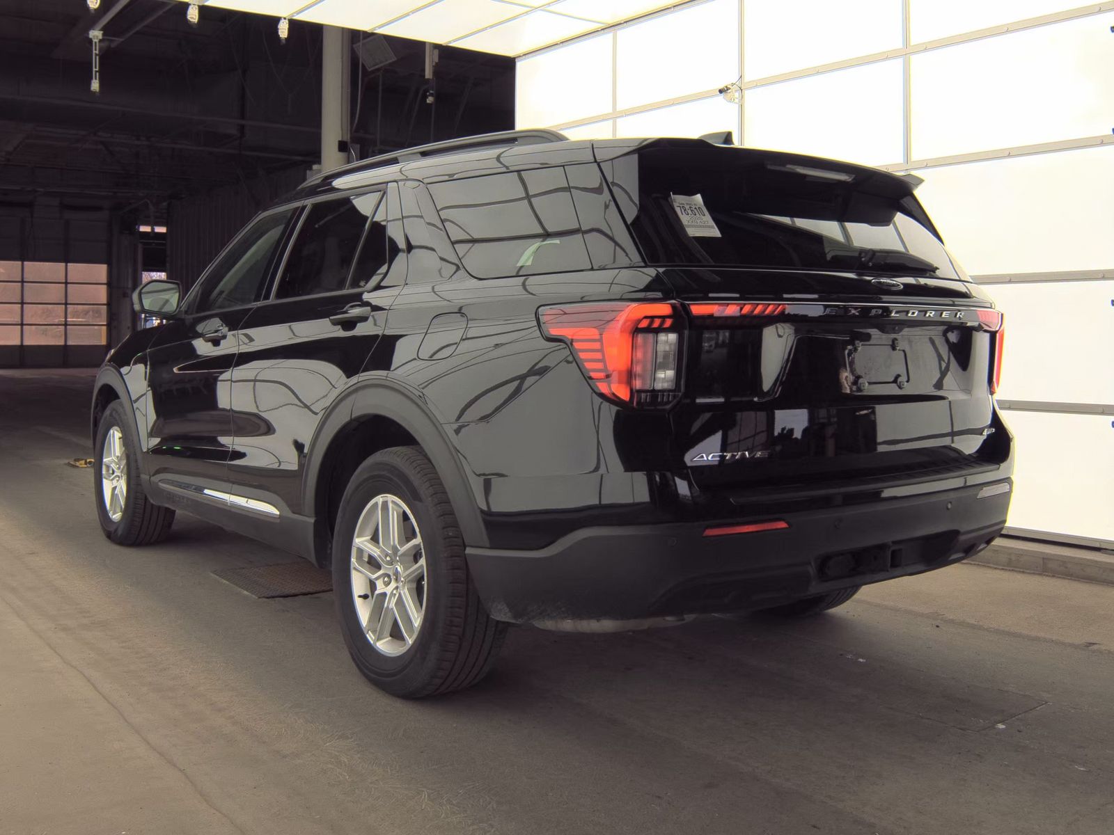 2025 Ford Explorer Active AWD