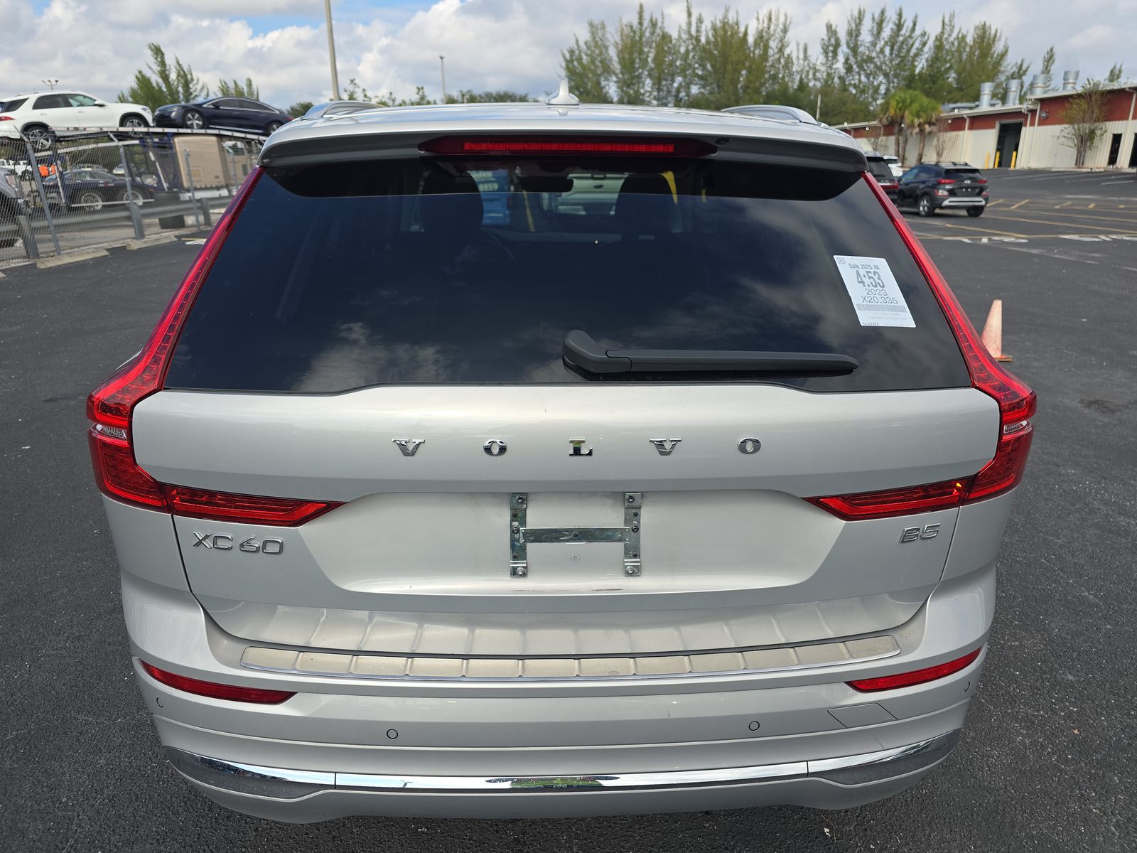 2023 Volvo XC60 B5 Plus FWD