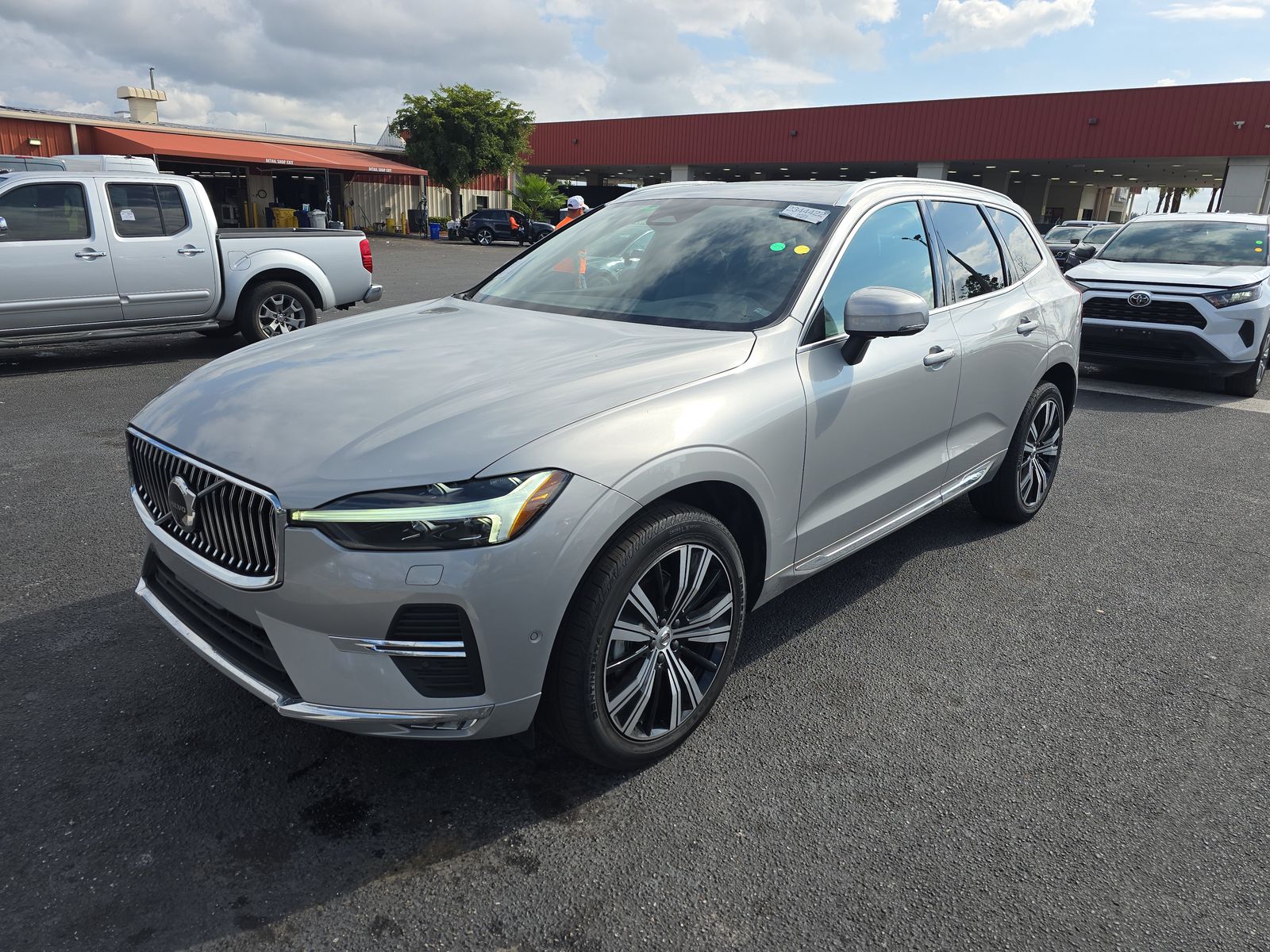 2023 Volvo XC60 B5 Plus FWD