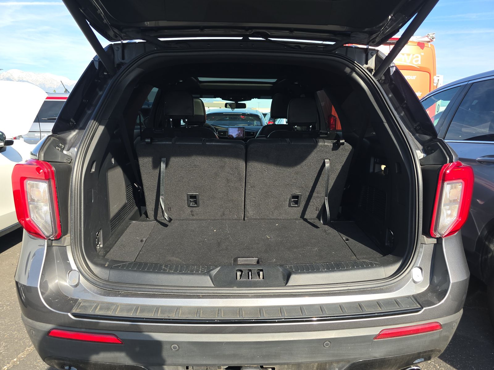 2022 Ford Explorer ST-Line AWD