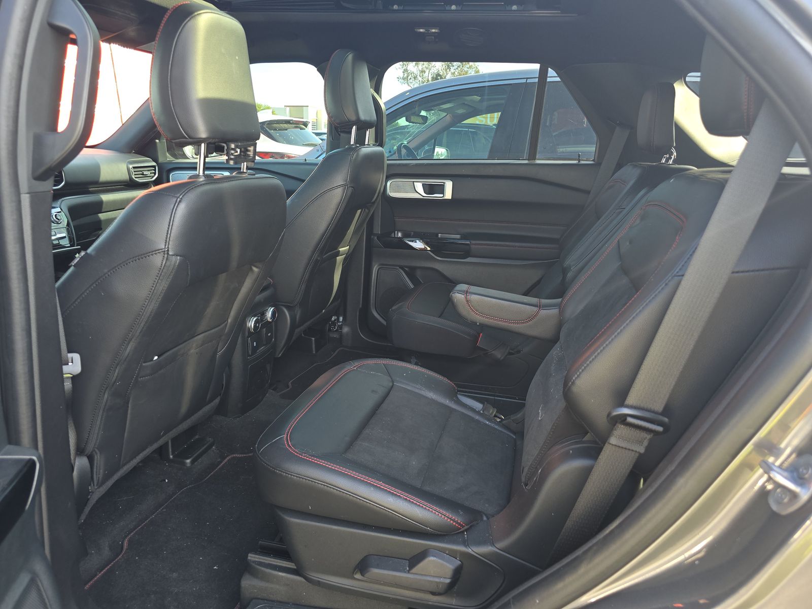 2022 Ford Explorer ST-Line AWD