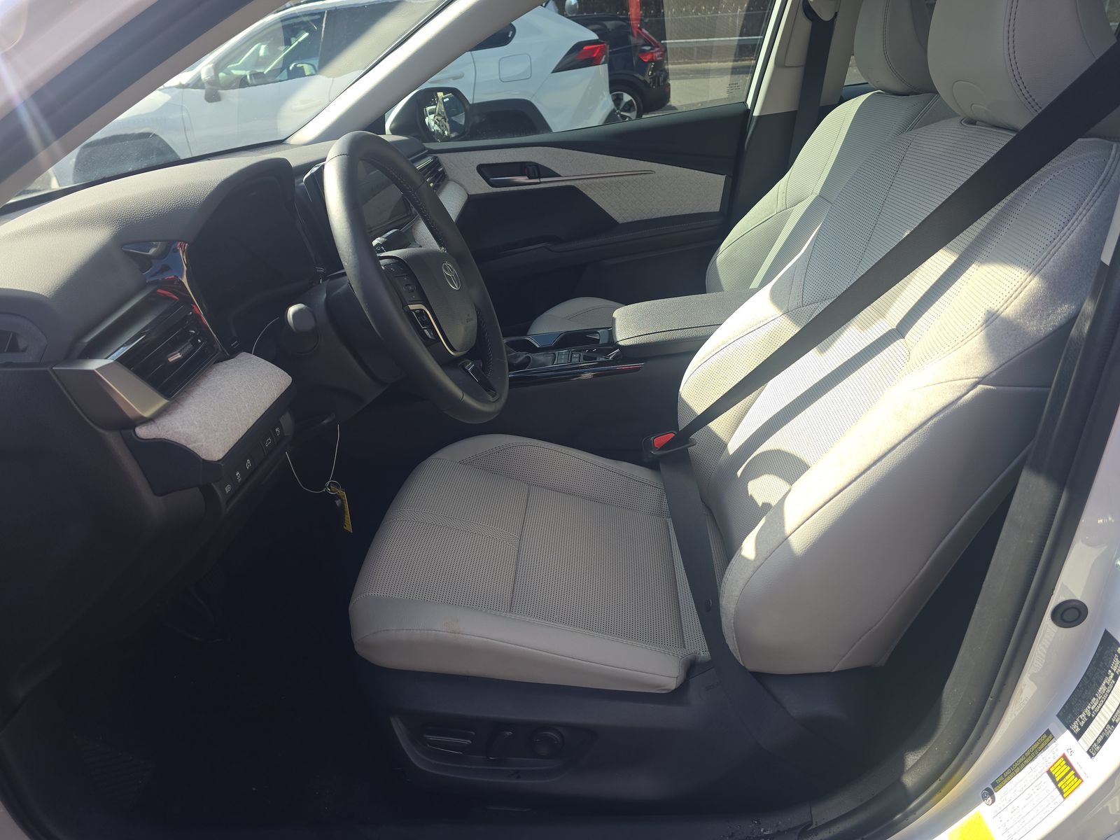 2025 Toyota Camry XLE FWD