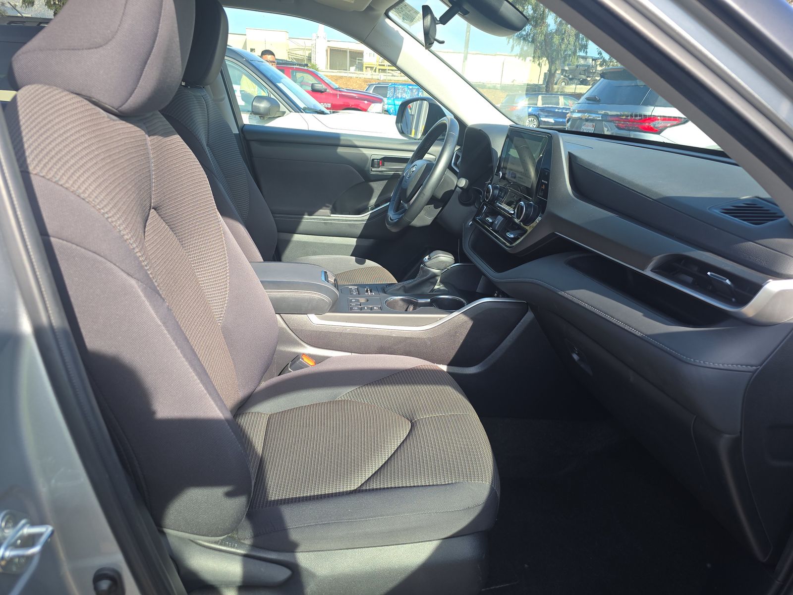 2024 Toyota Highlander LE AWD