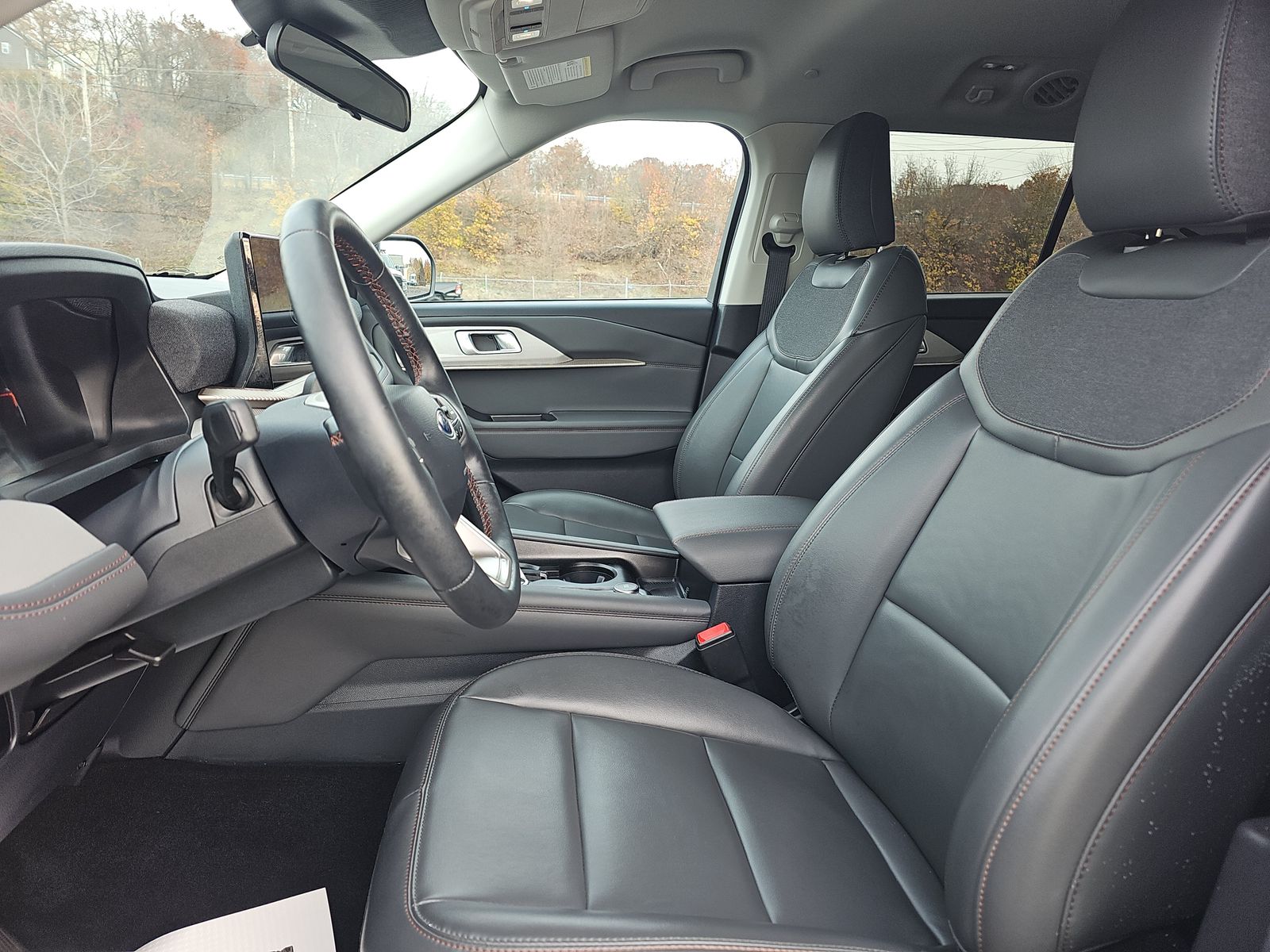 2025 Ford Explorer Active AWD