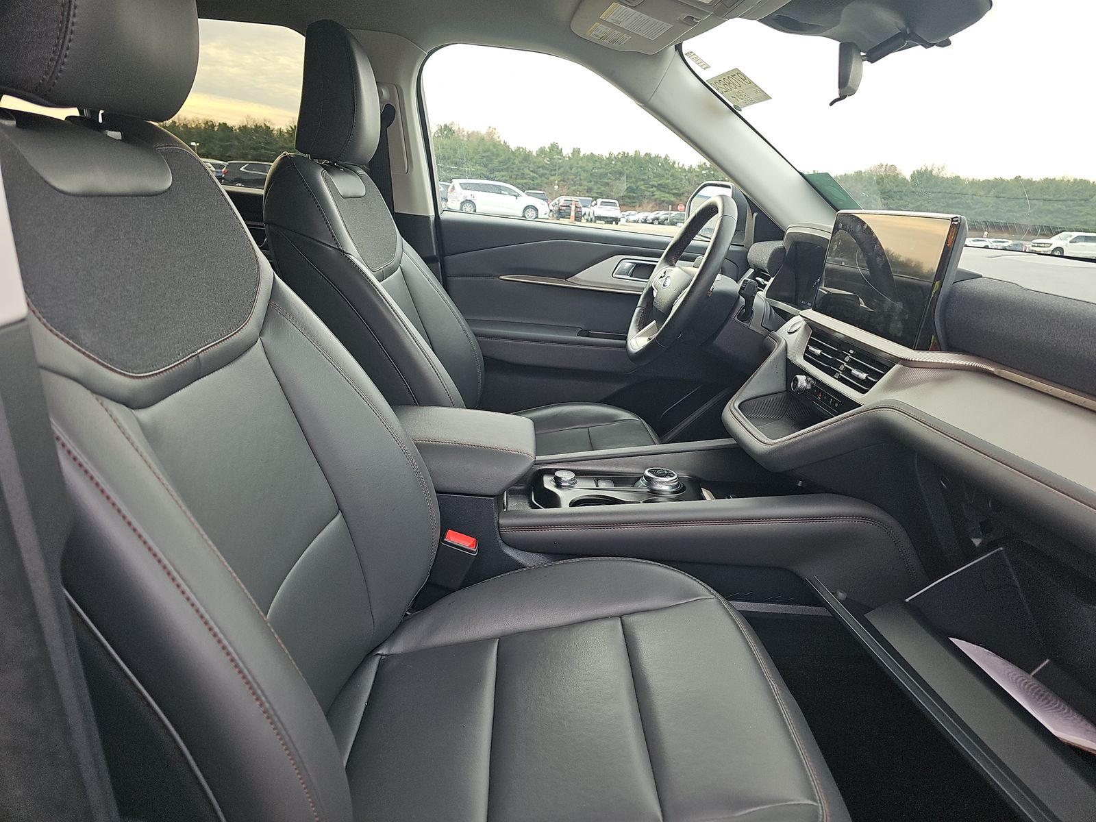 2025 Ford Explorer Active AWD