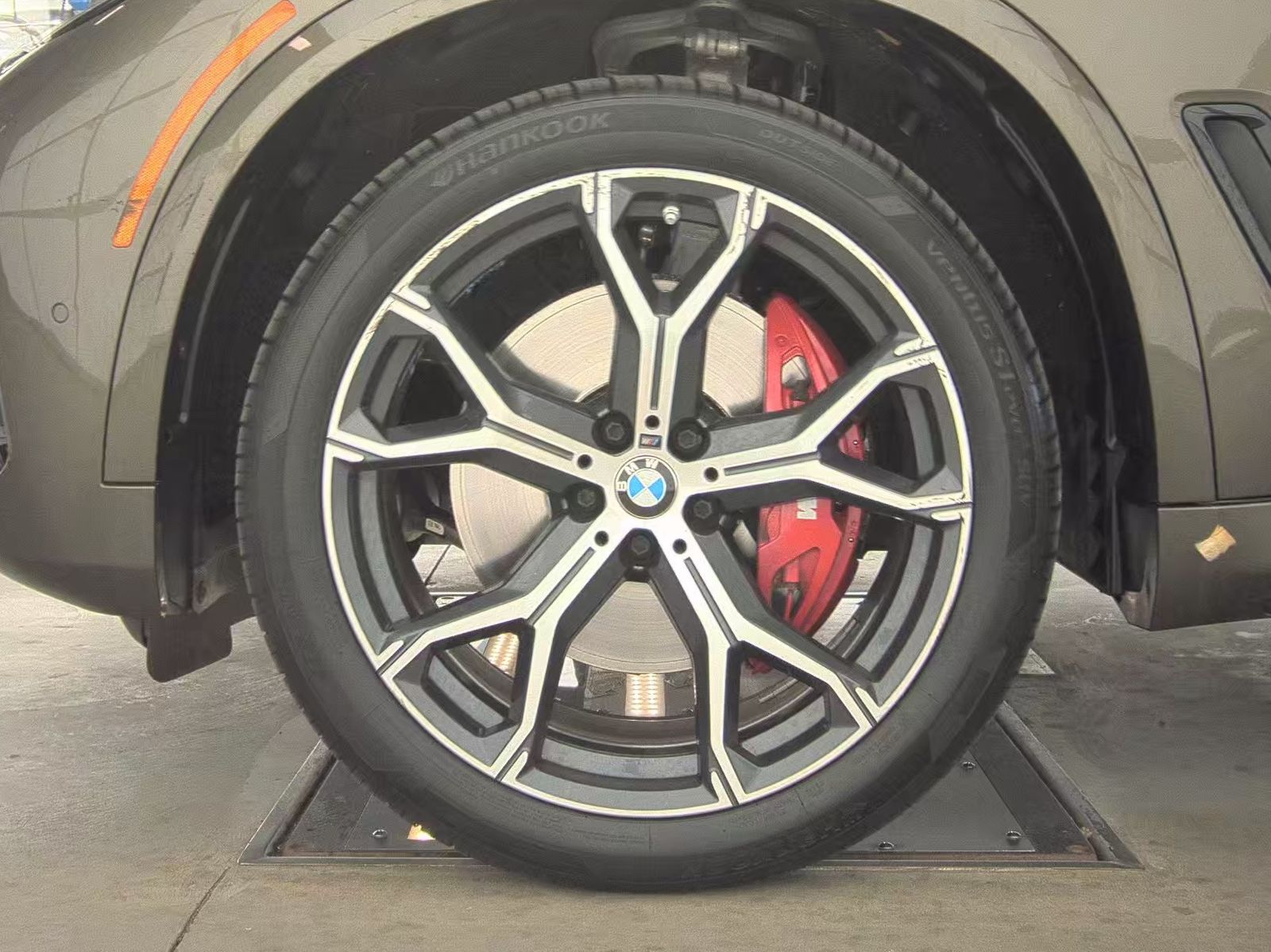 2023 BMW X5 xDrive40i AWD