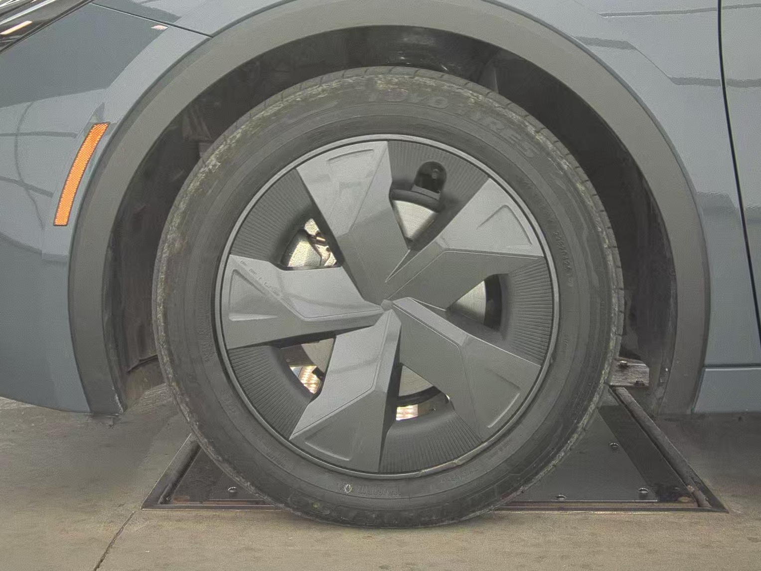 2025 Toyota Prius LE FWD