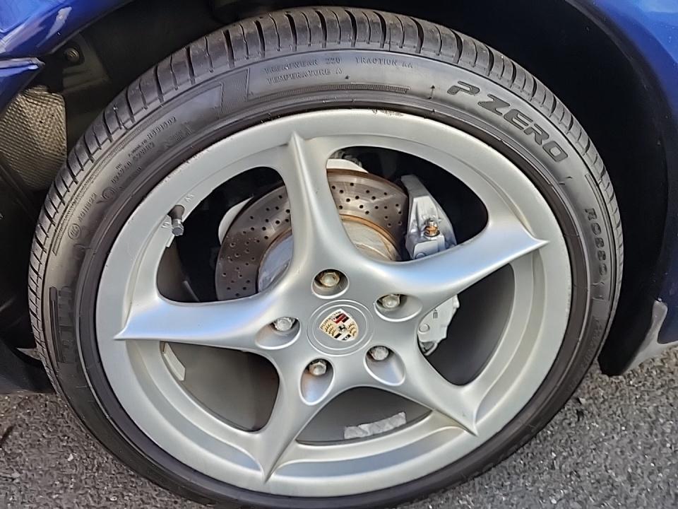 2002 Porsche 911 Carrera 4 AWD