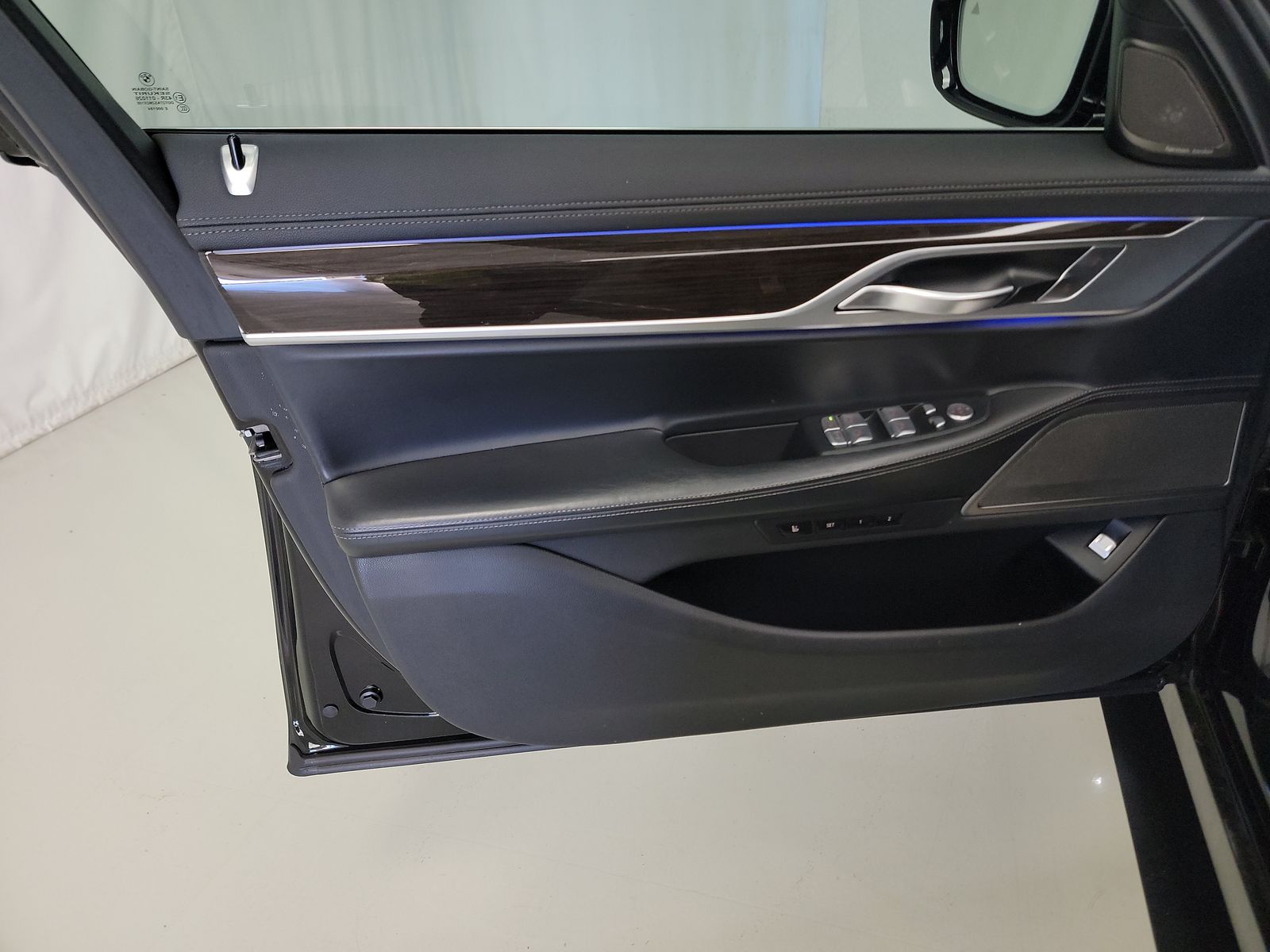 2022 BMW 7 Series 740i RWD