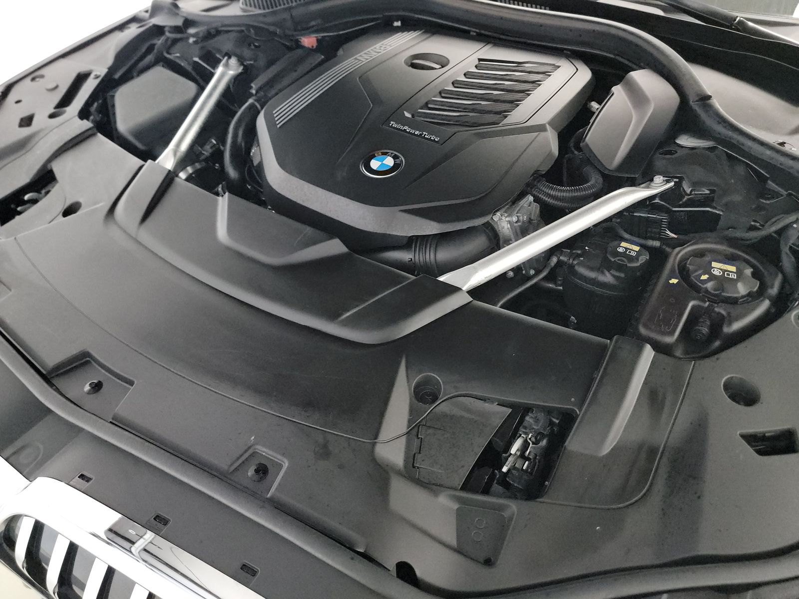 2022 BMW 7 Series 740i RWD