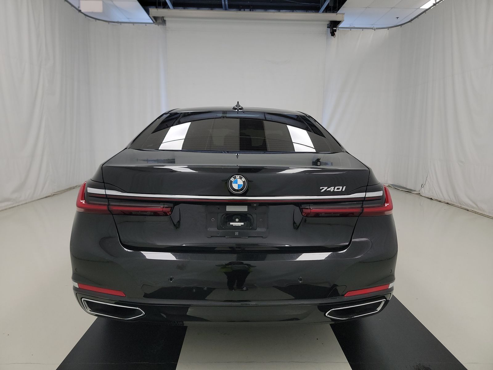 2022 BMW 7 Series 740i RWD