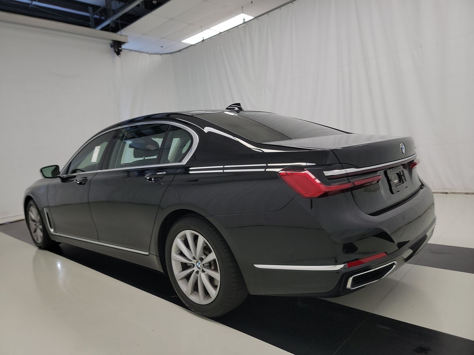 2022 BMW 7 Series 740i RWD