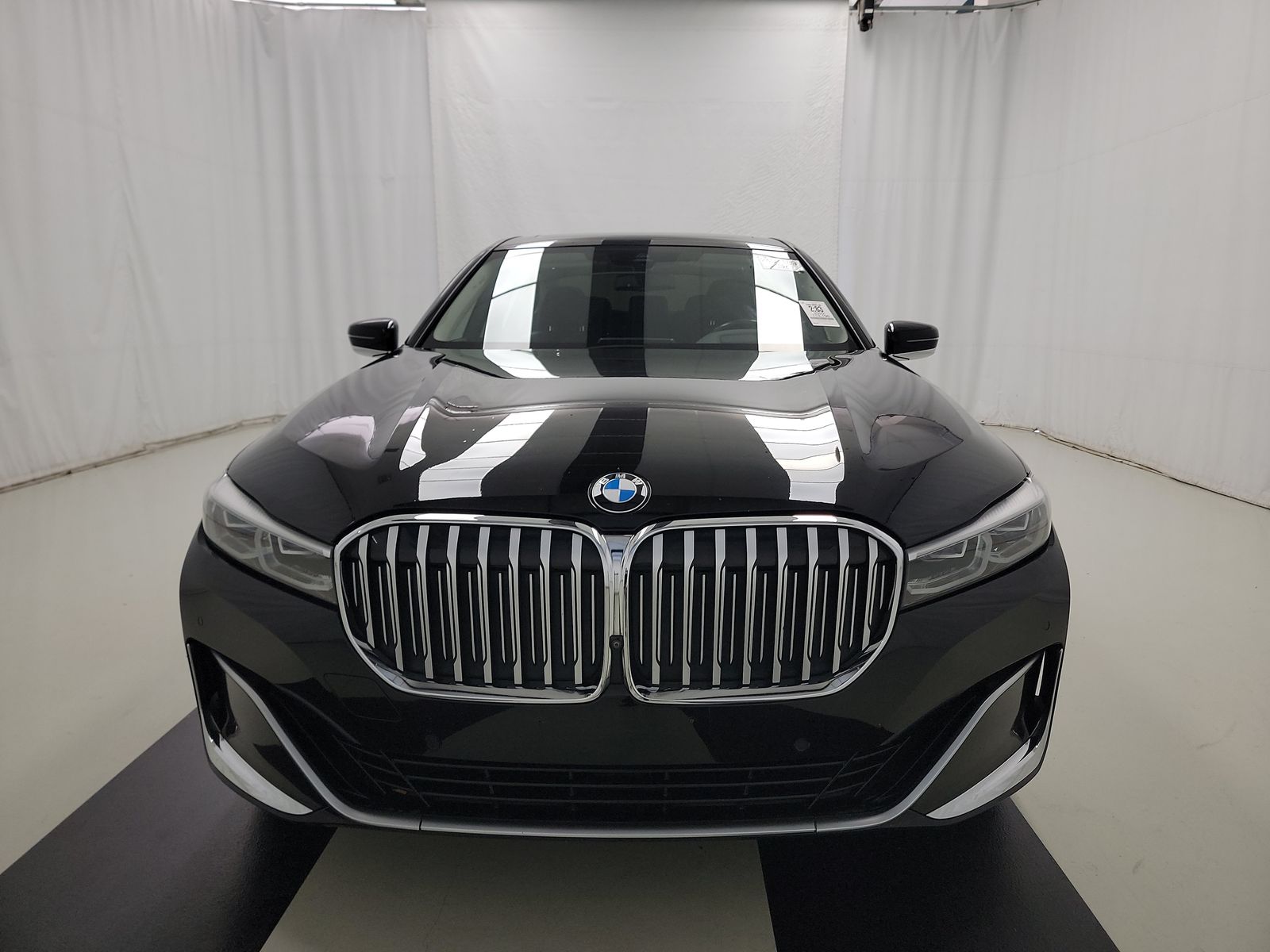 2022 BMW 7 Series 740i RWD