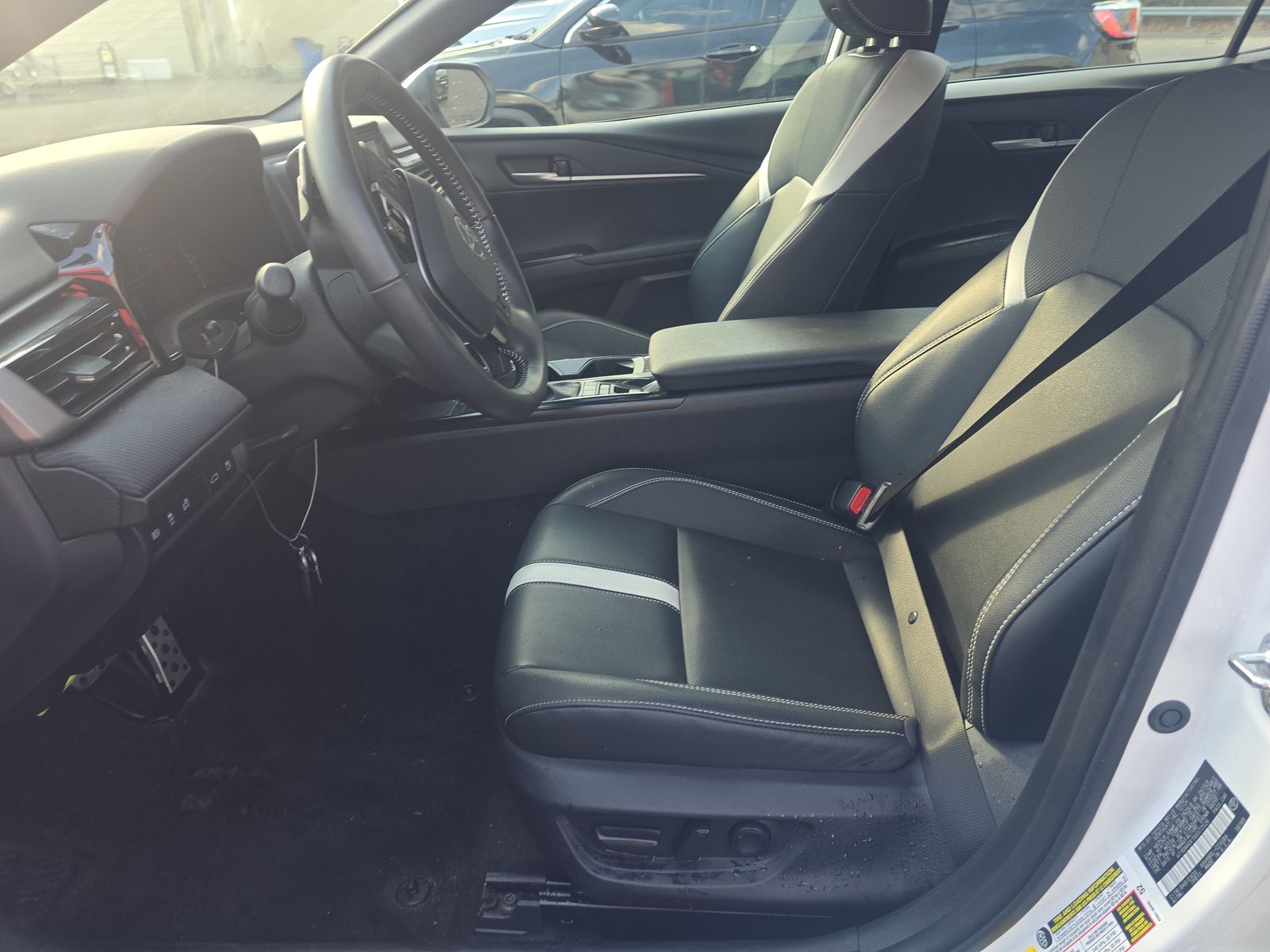 2025 Toyota Camry SE FWD