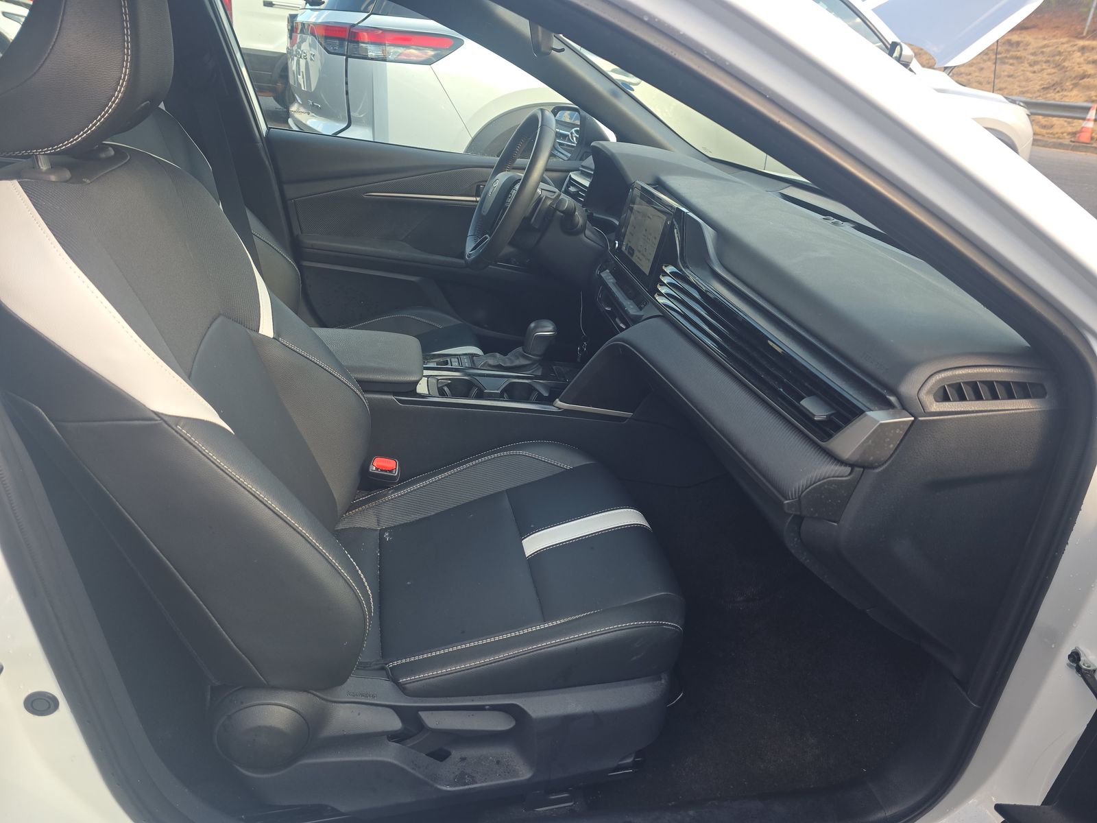 2025 Toyota Camry SE FWD