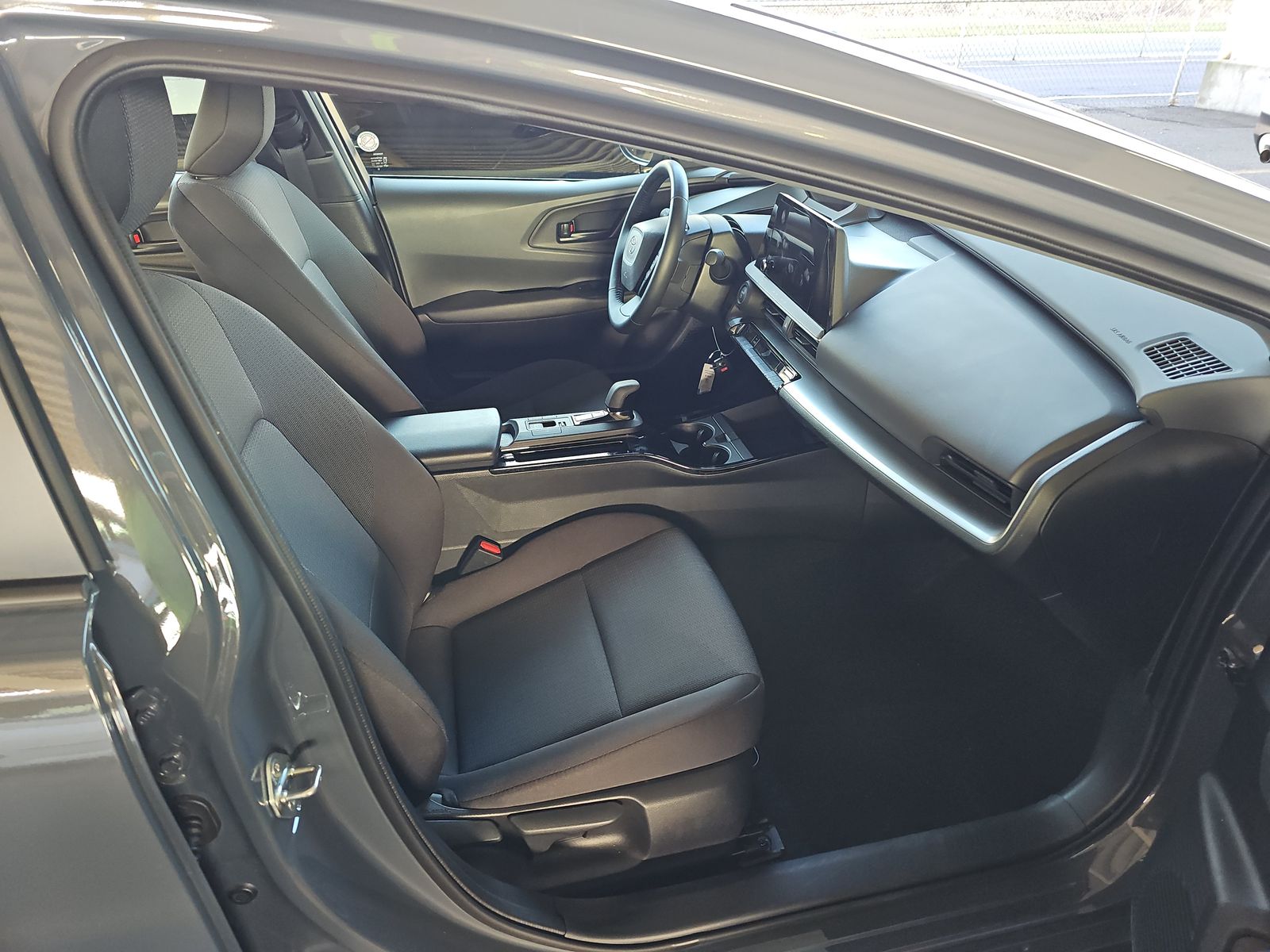 2025 Toyota Prius LE FWD