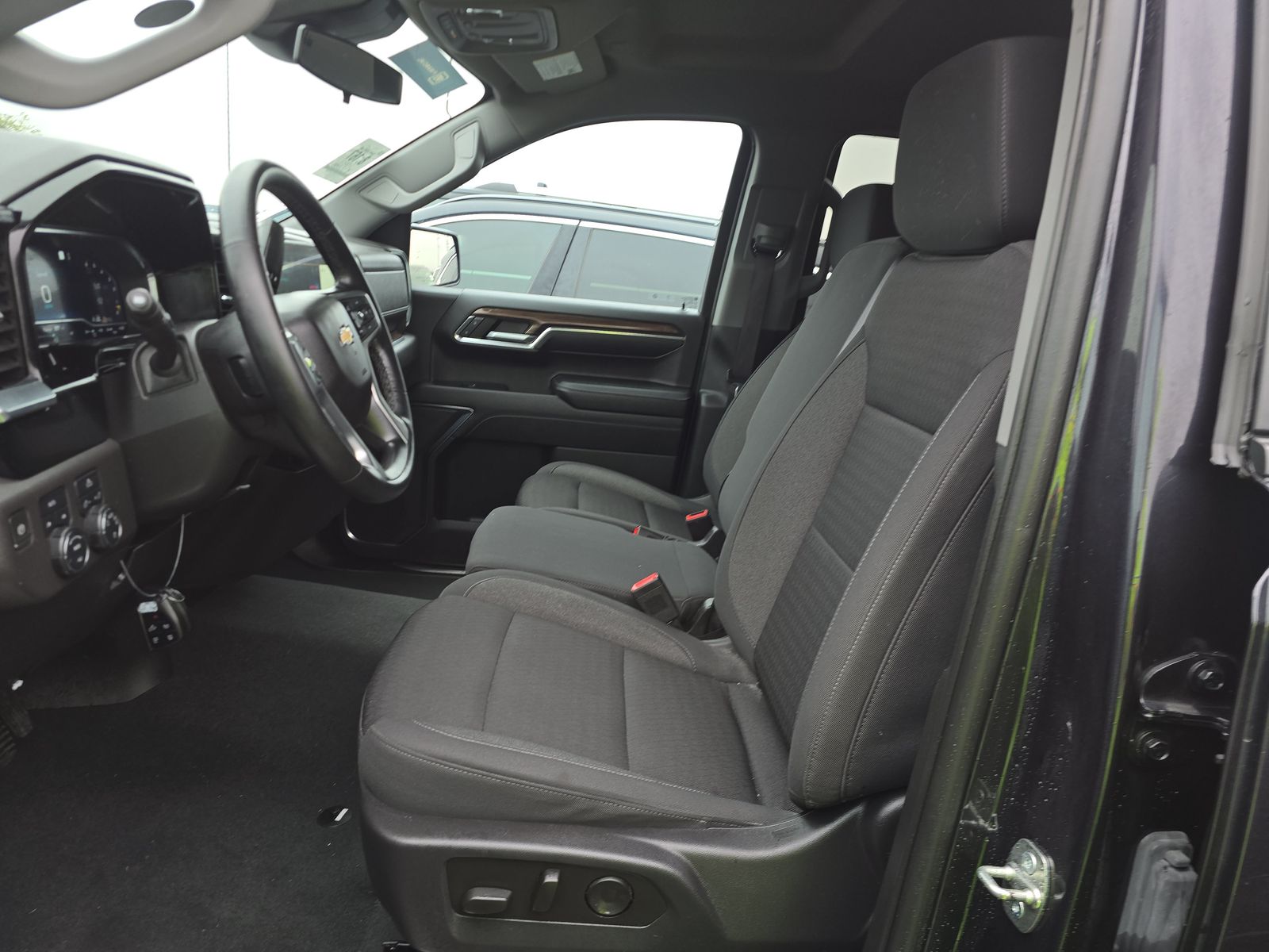 2023 Chevrolet Silverado 1500 LT AWD