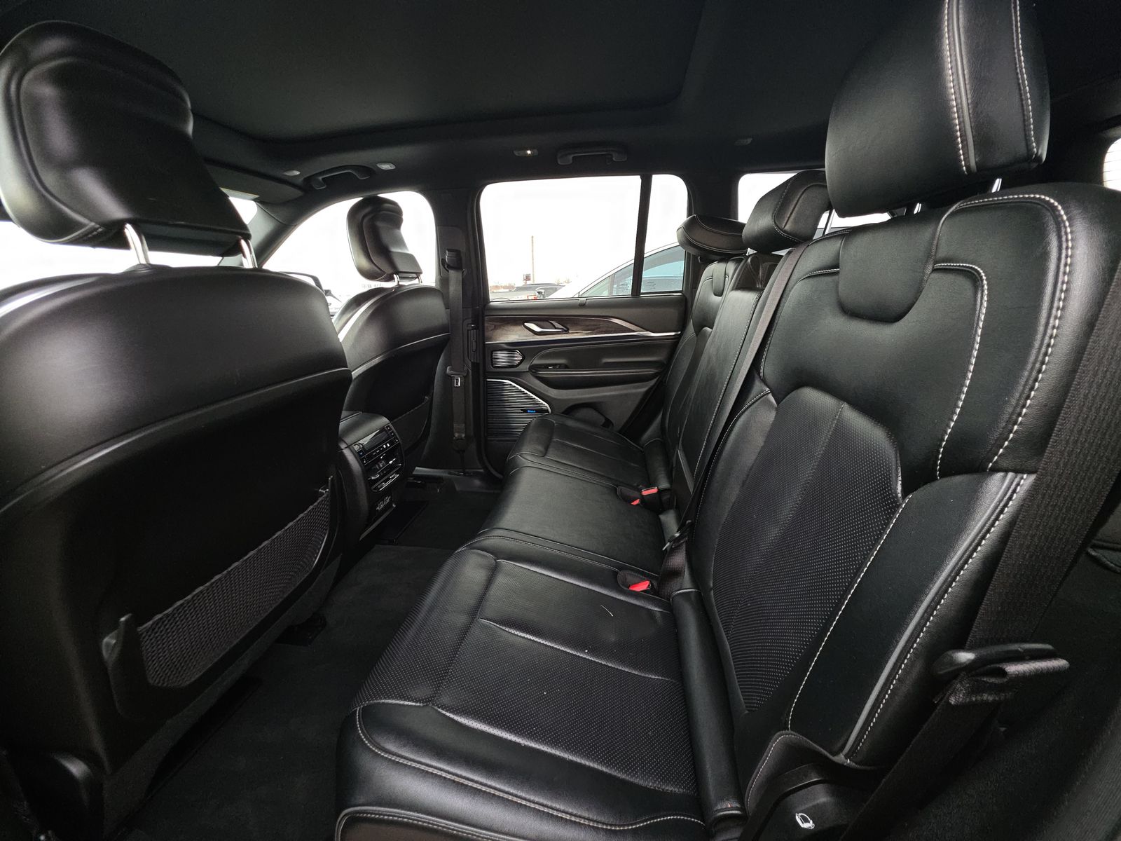 2022 Jeep Grand Cherokee Overland AWD