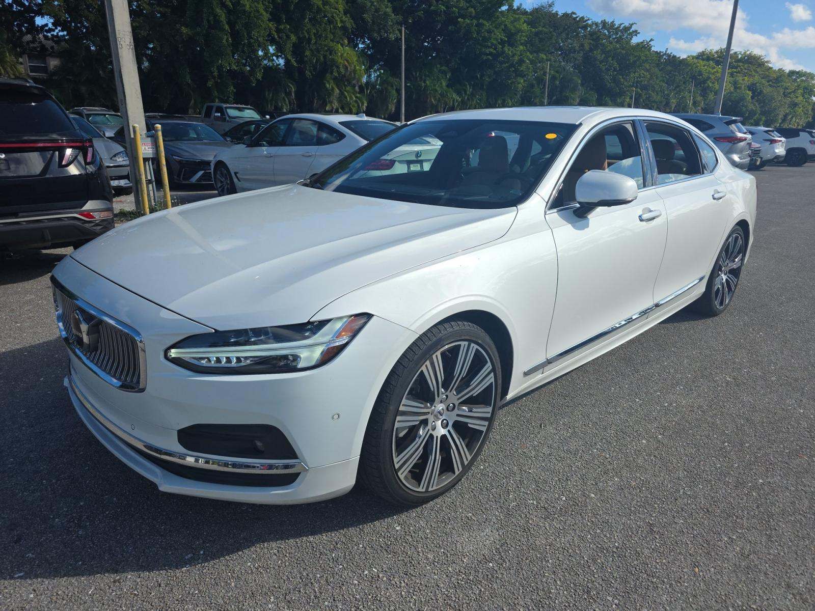2022 Volvo S90 B6 Inscription AWD