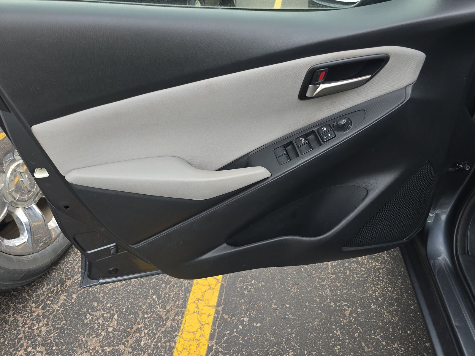 2020 Toyota Yaris LE FWD