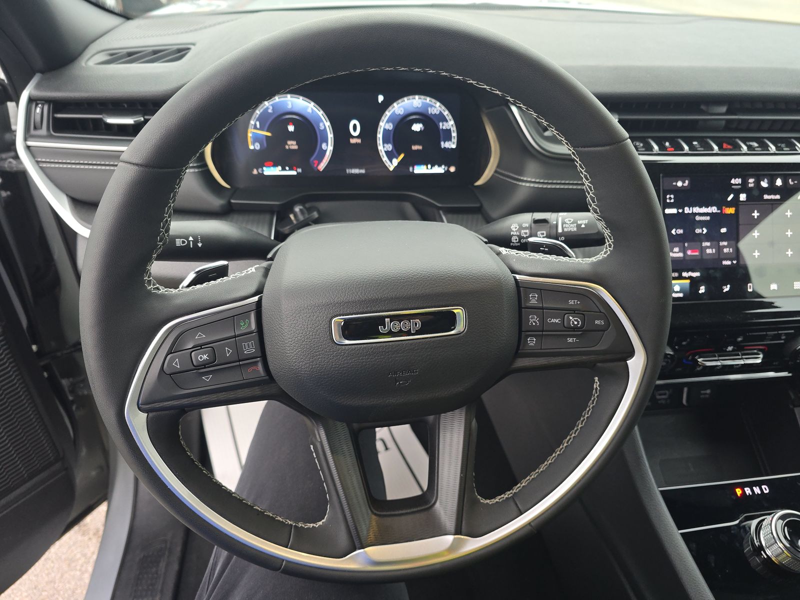 2025 Jeep Grand Cherokee Laredo AWD