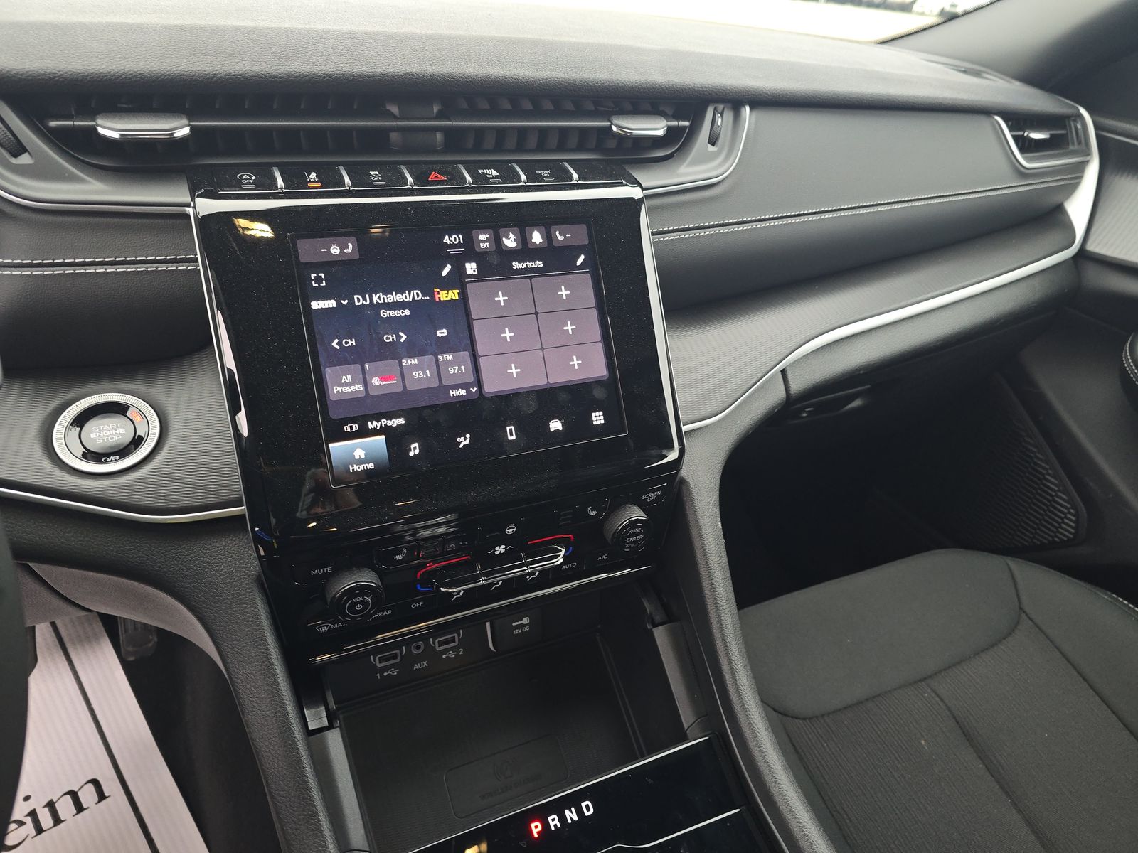 2025 Jeep Grand Cherokee Laredo AWD