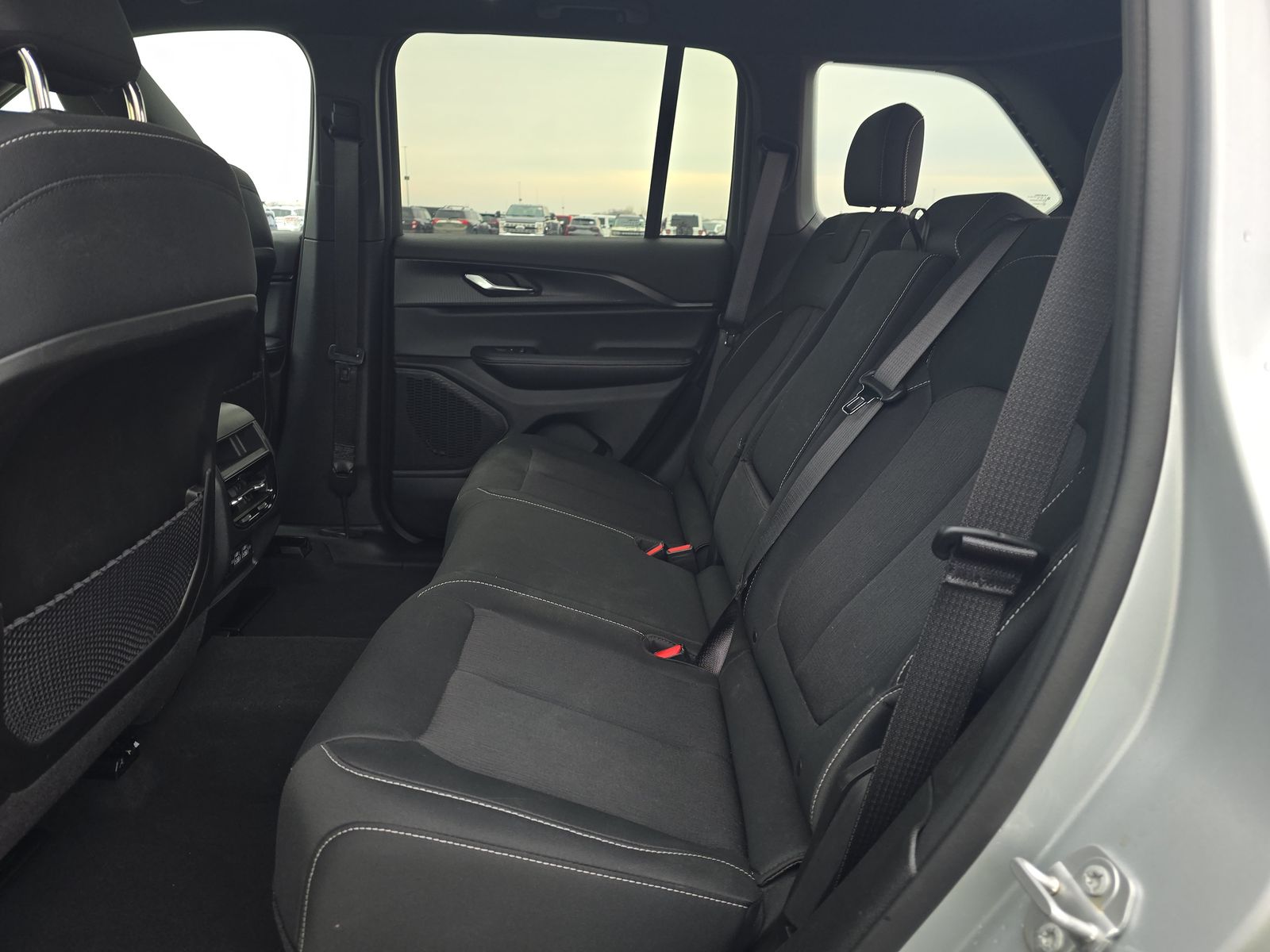 2025 Jeep Grand Cherokee Laredo AWD