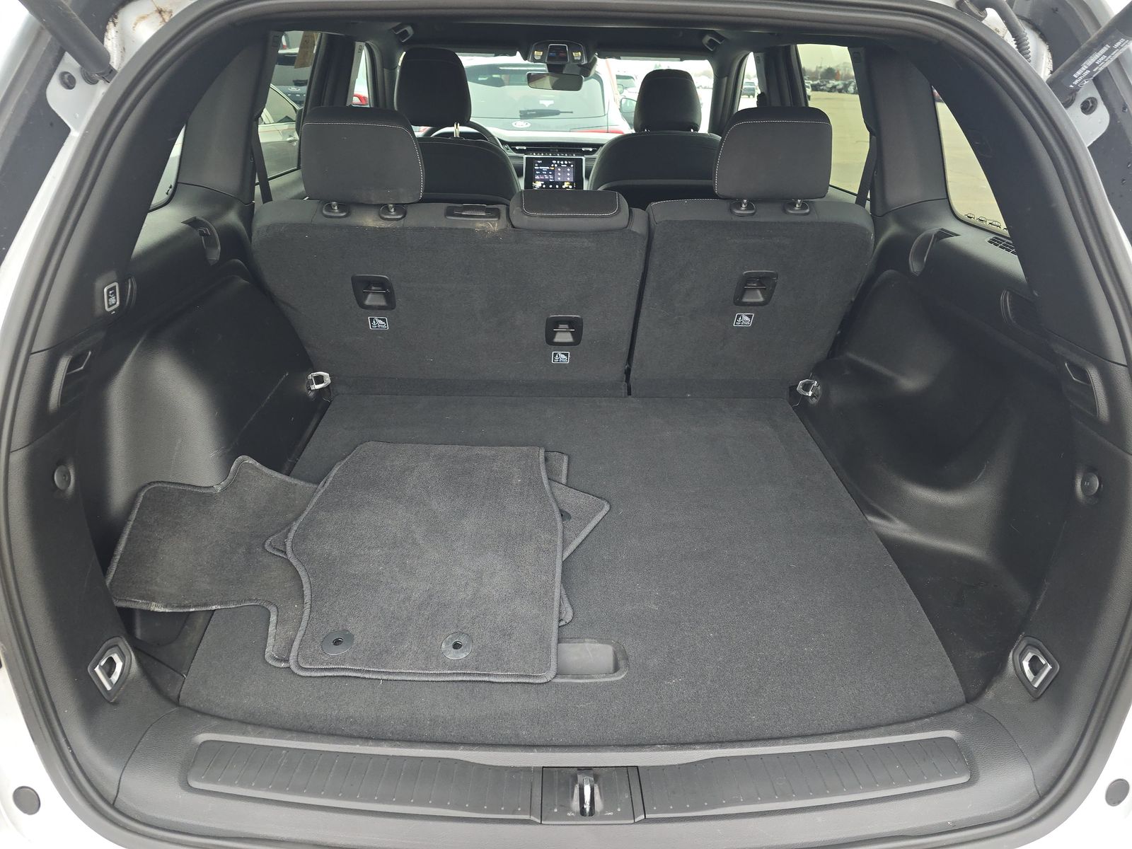 2025 Jeep Grand Cherokee Laredo AWD