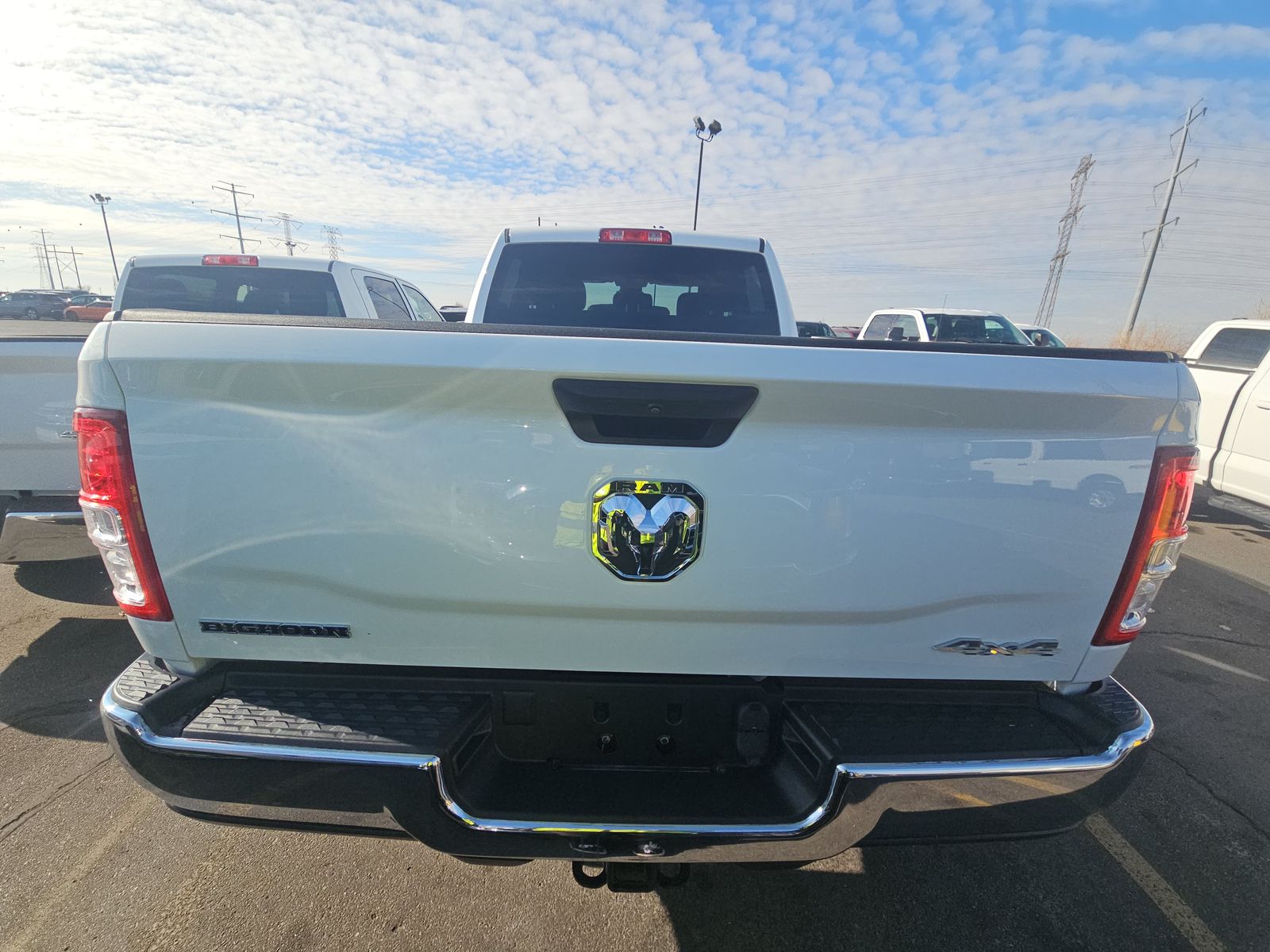 2023 DODGE RAM 2500 BIG HORN DIESEL WHITE SHORT BED SINGLE - Image 5