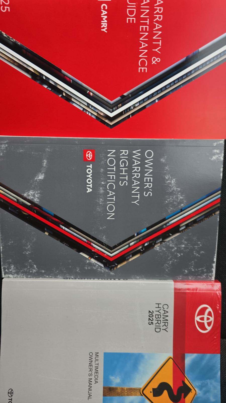 2025 Toyota Camry LE FWD