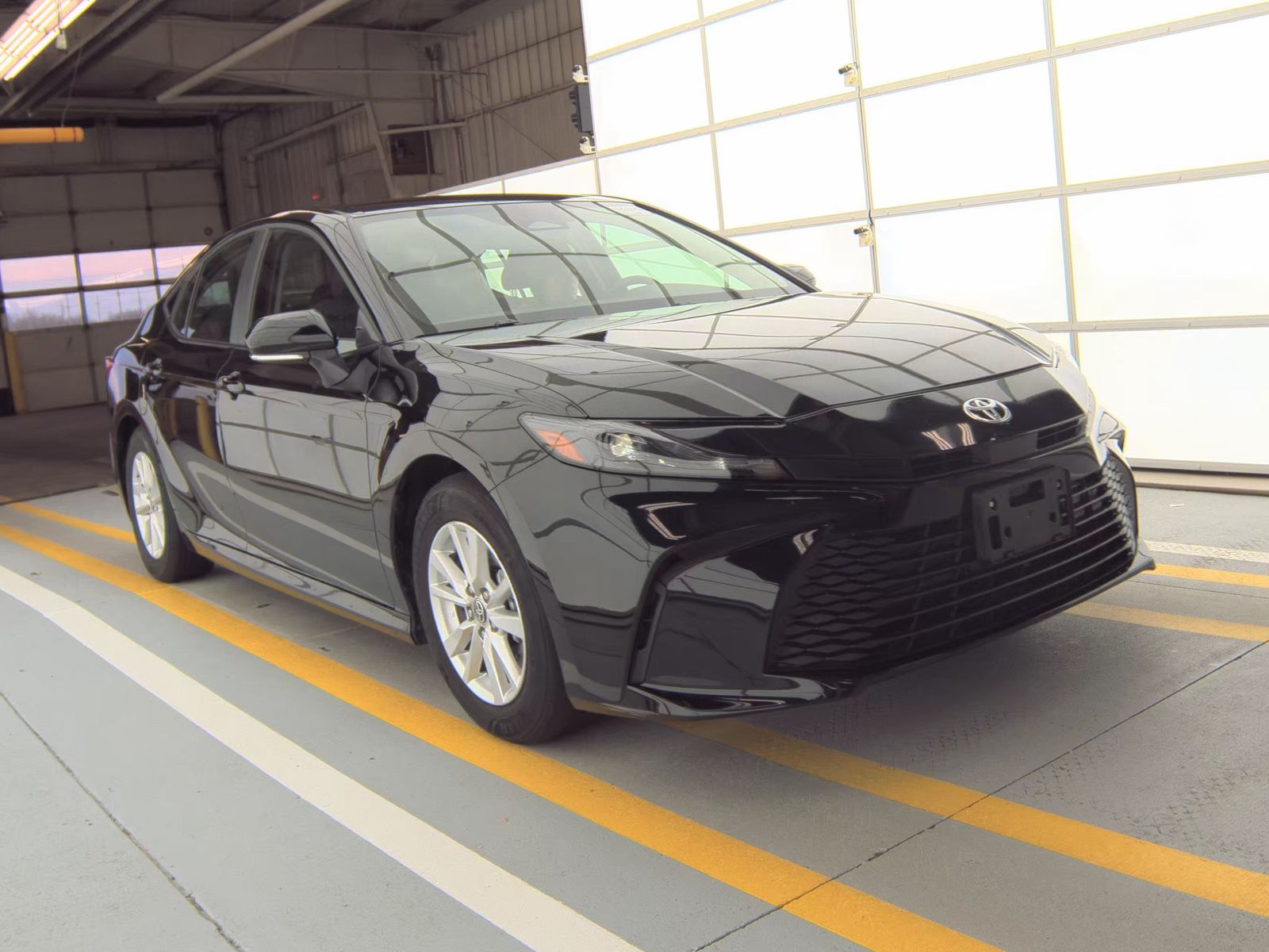 2025 Toyota Camry LE FWD