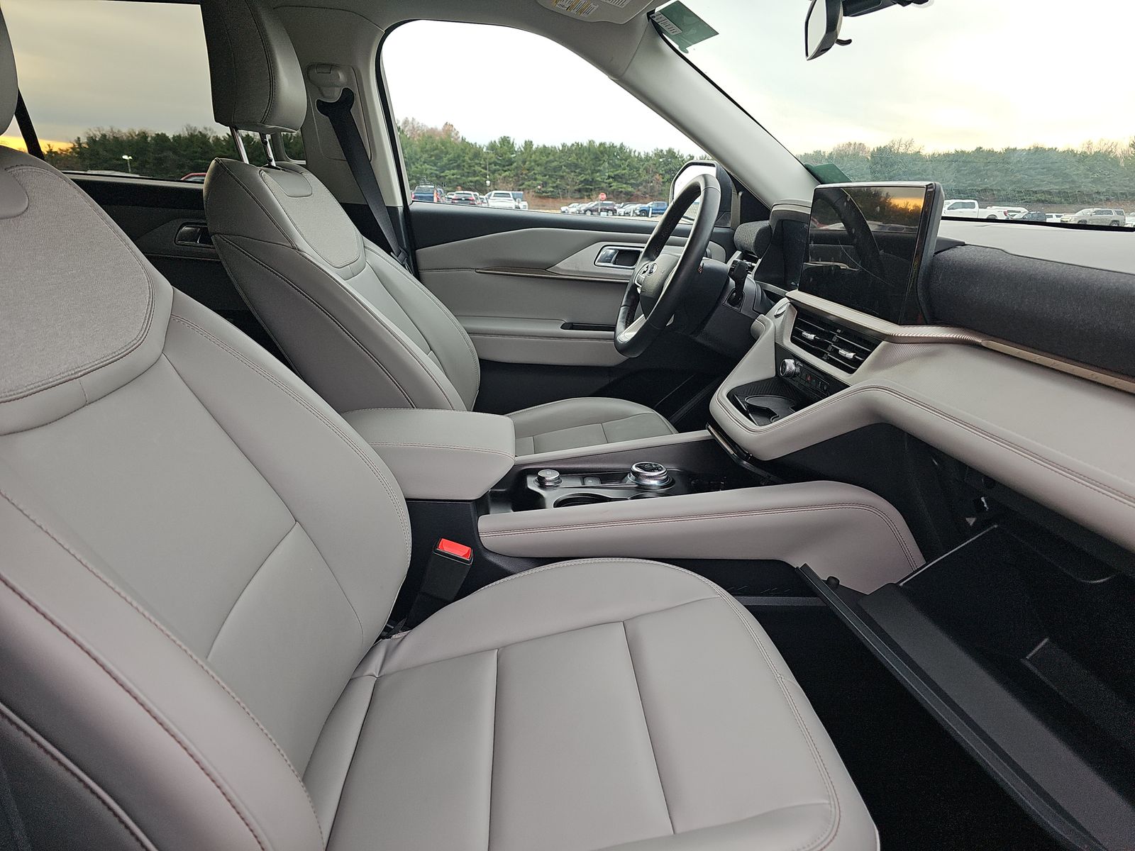 2025 Ford Explorer Active AWD