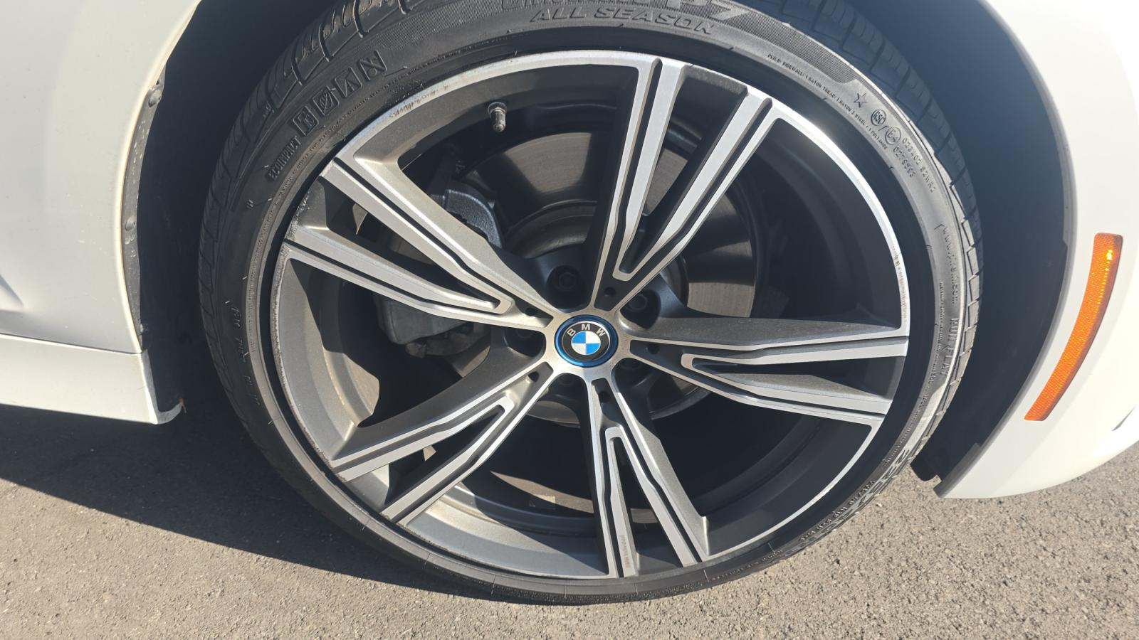2022 BMW 3 Series 330e RWD